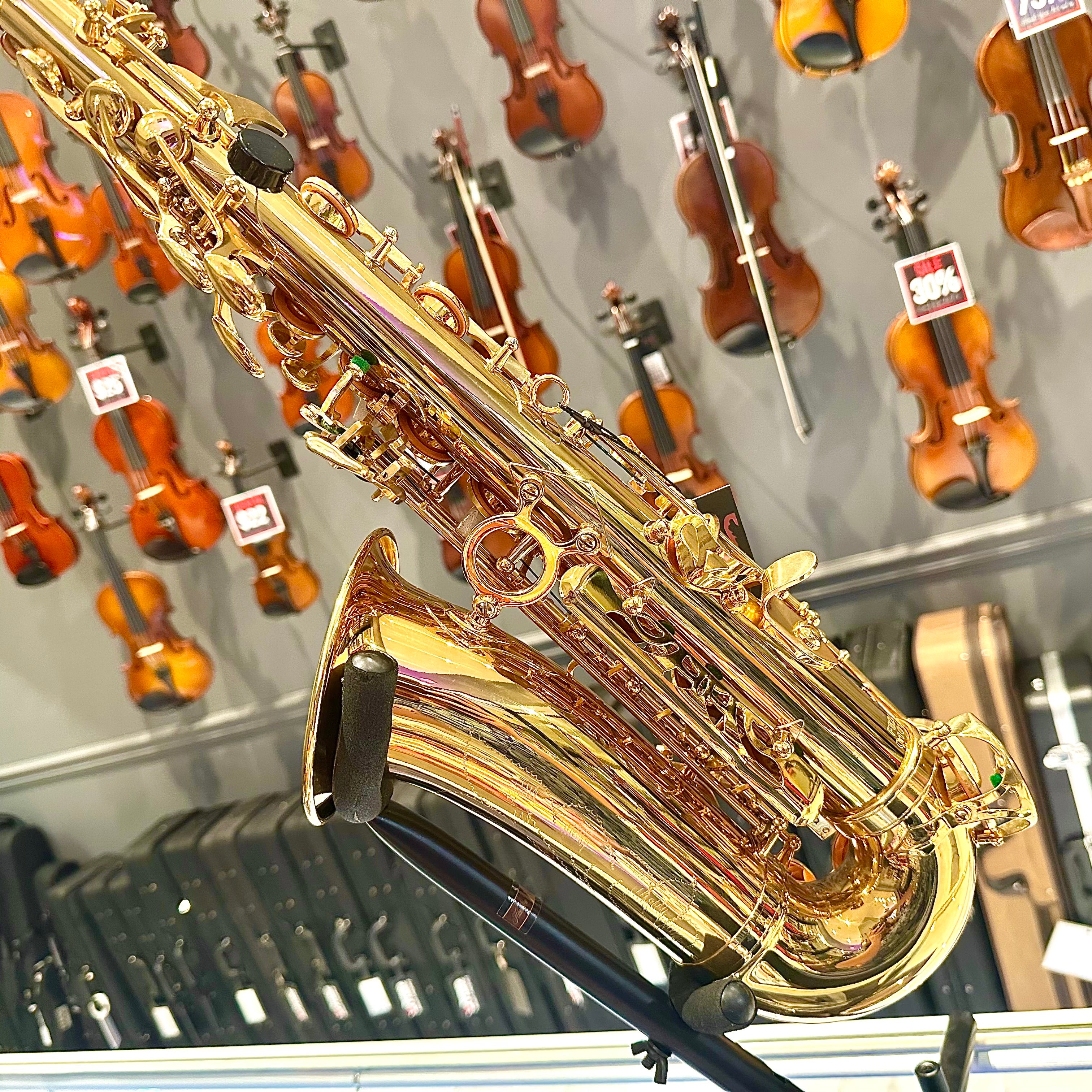 Fugue F82g: Student Alto Saxophone, Gold Lacquered