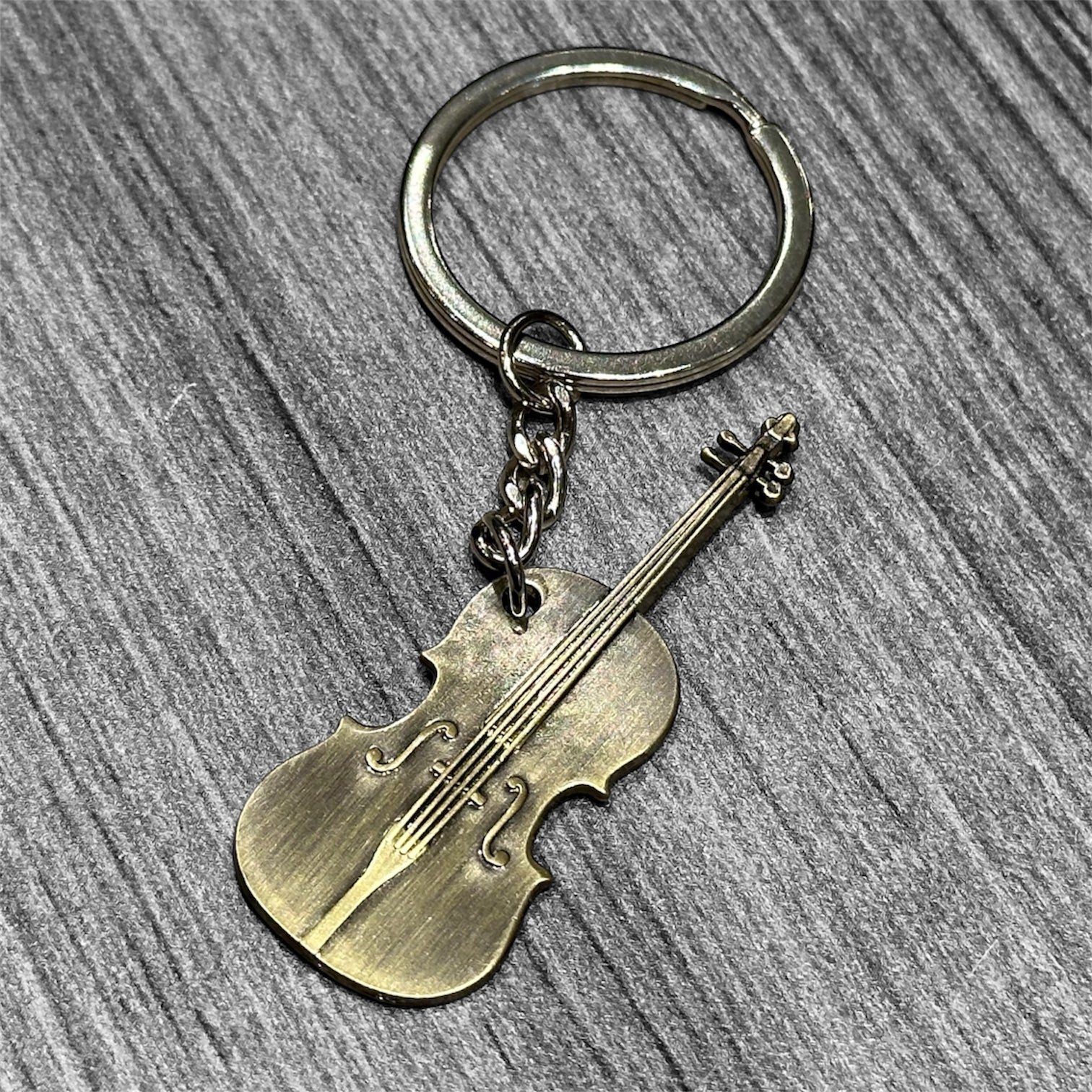 Brushed Metal Guitar Keychain: Bronze Cello