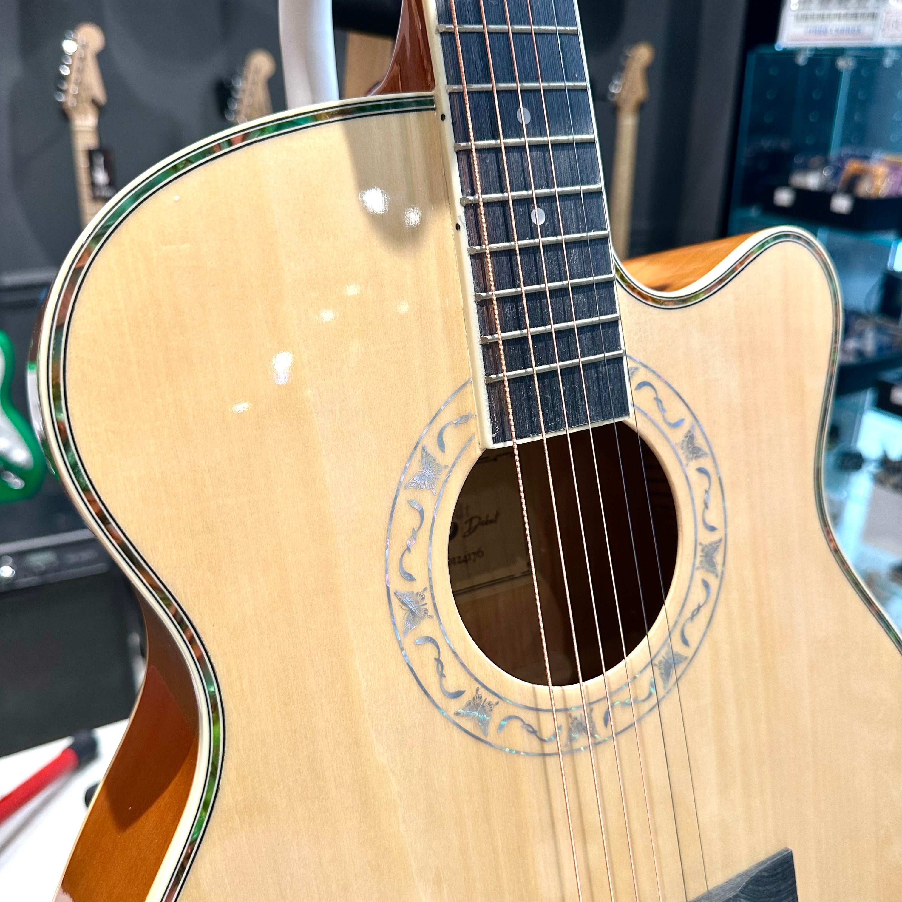 Gephardt Debut: 40” Acoustic, Blonde