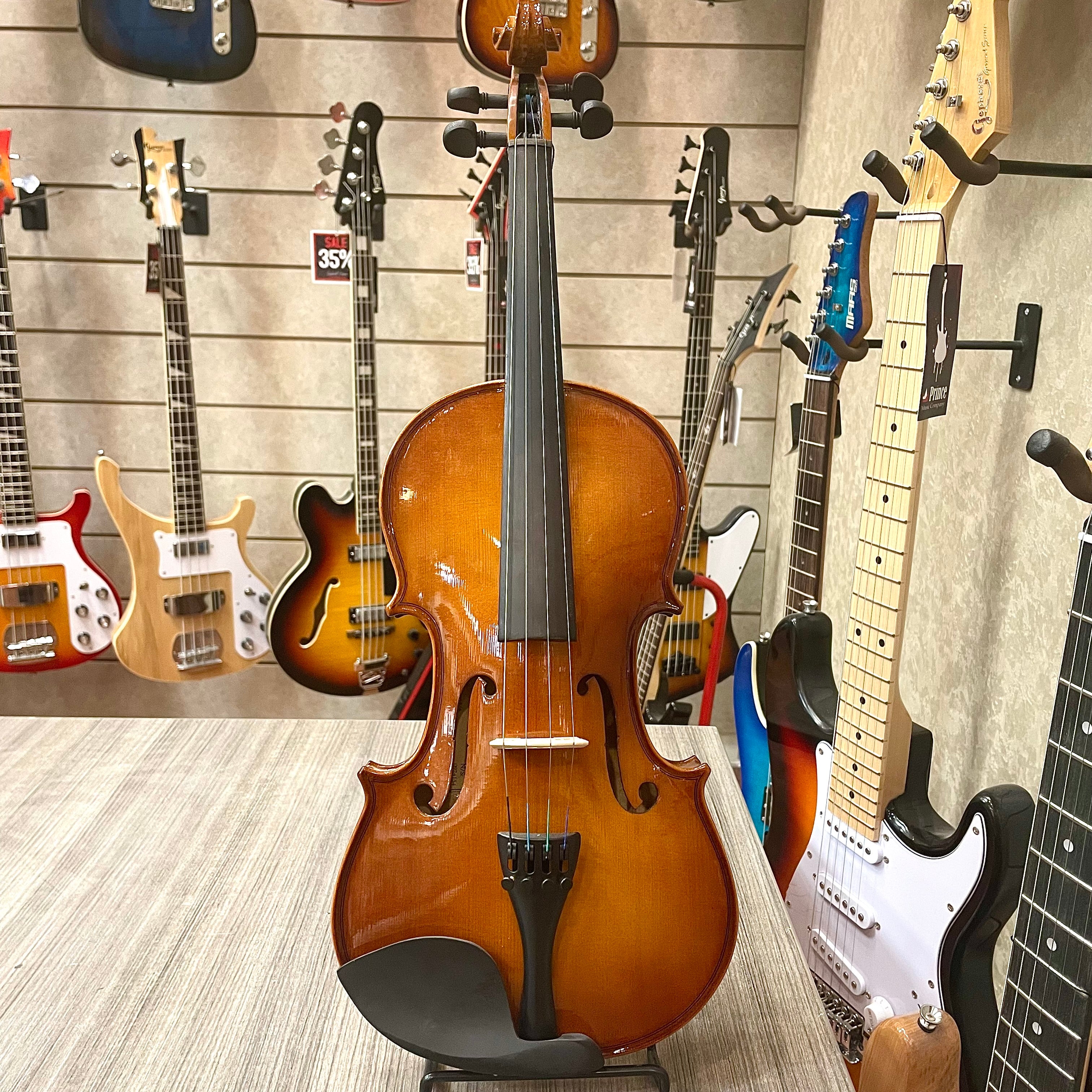 Strumenti a corde: 2100 - Student Violin, Hand Carved, Glossy