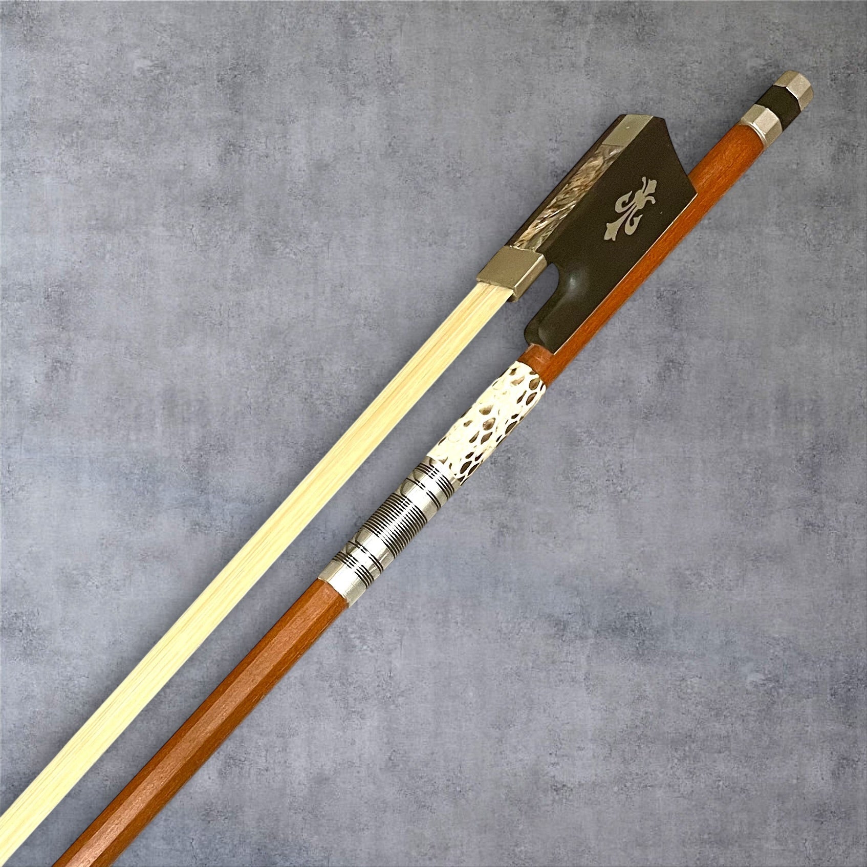 Opal Intermediate Violin Bow - Octagonal, 4/4