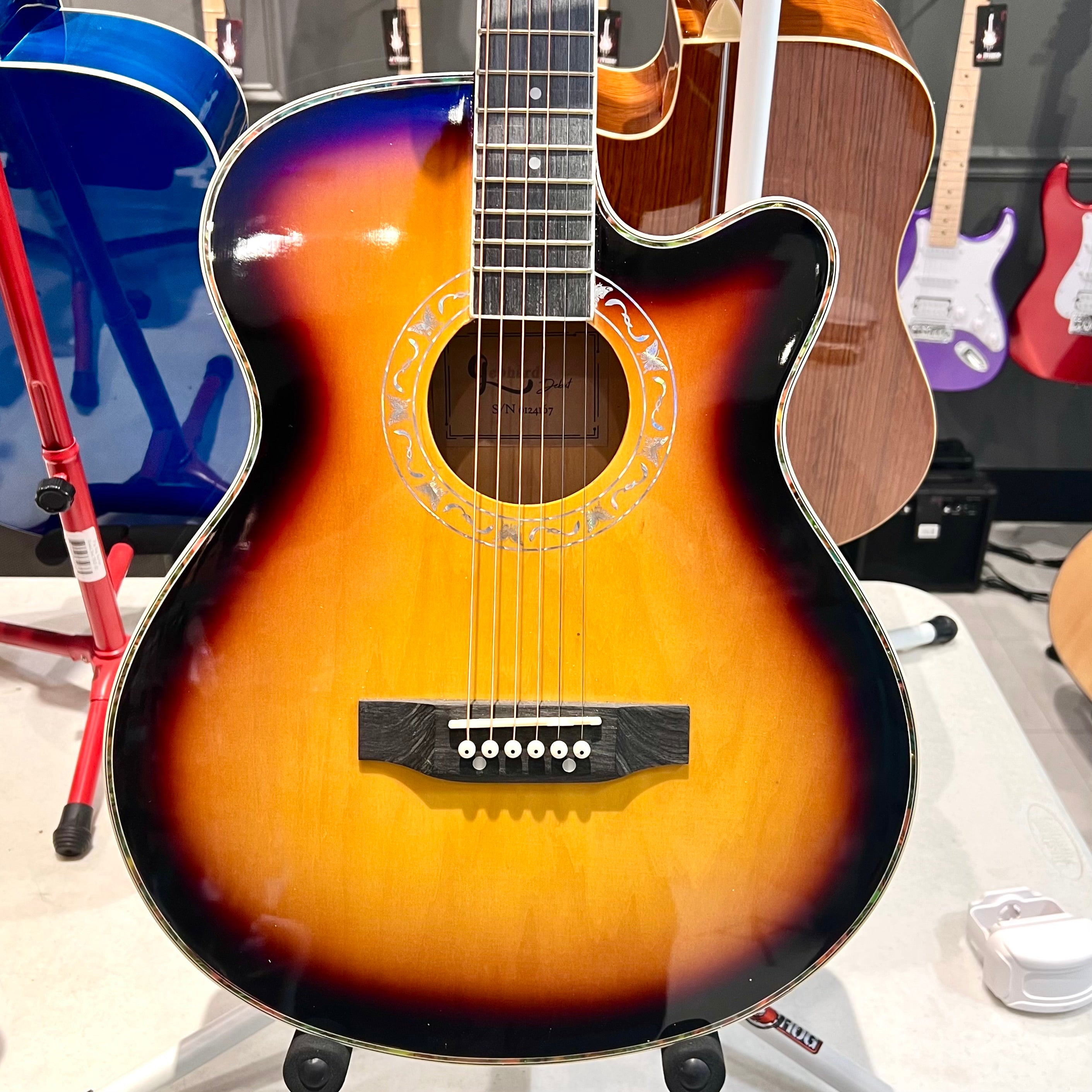 Gephardt Debut: 40” Acoustic, Sunburst