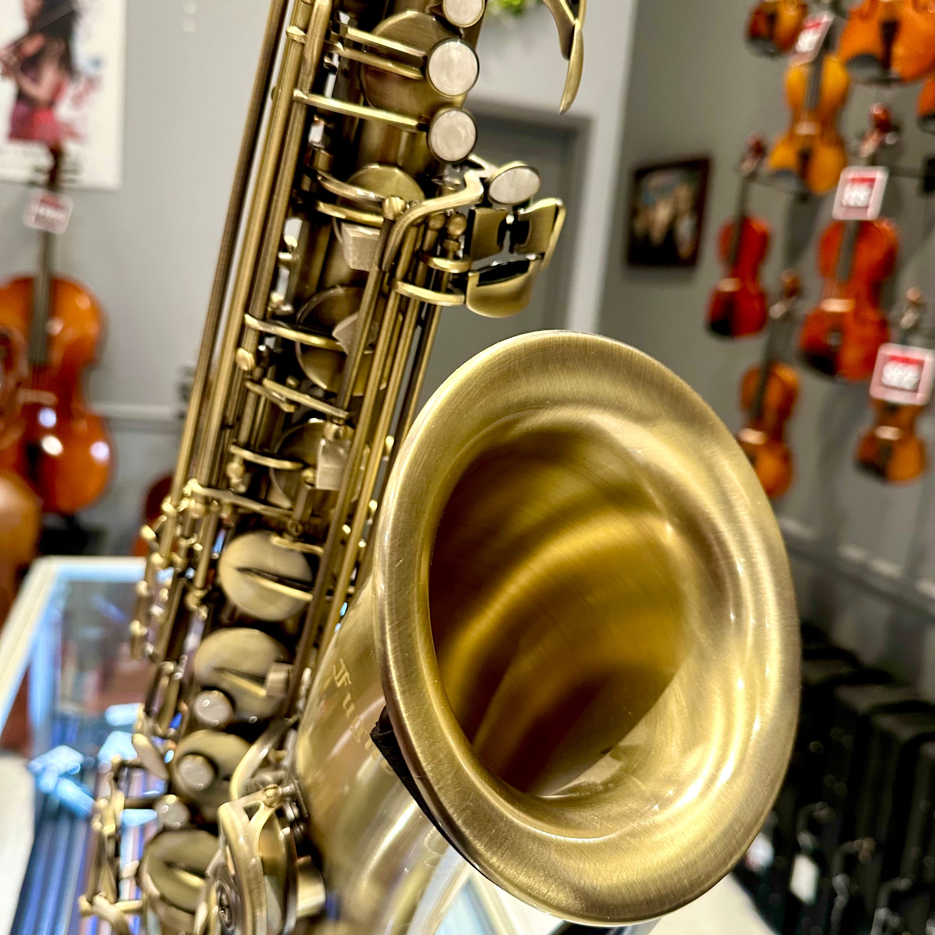 Fugue F35ii: Professional Tenor Saxophone, Antigue Finish
