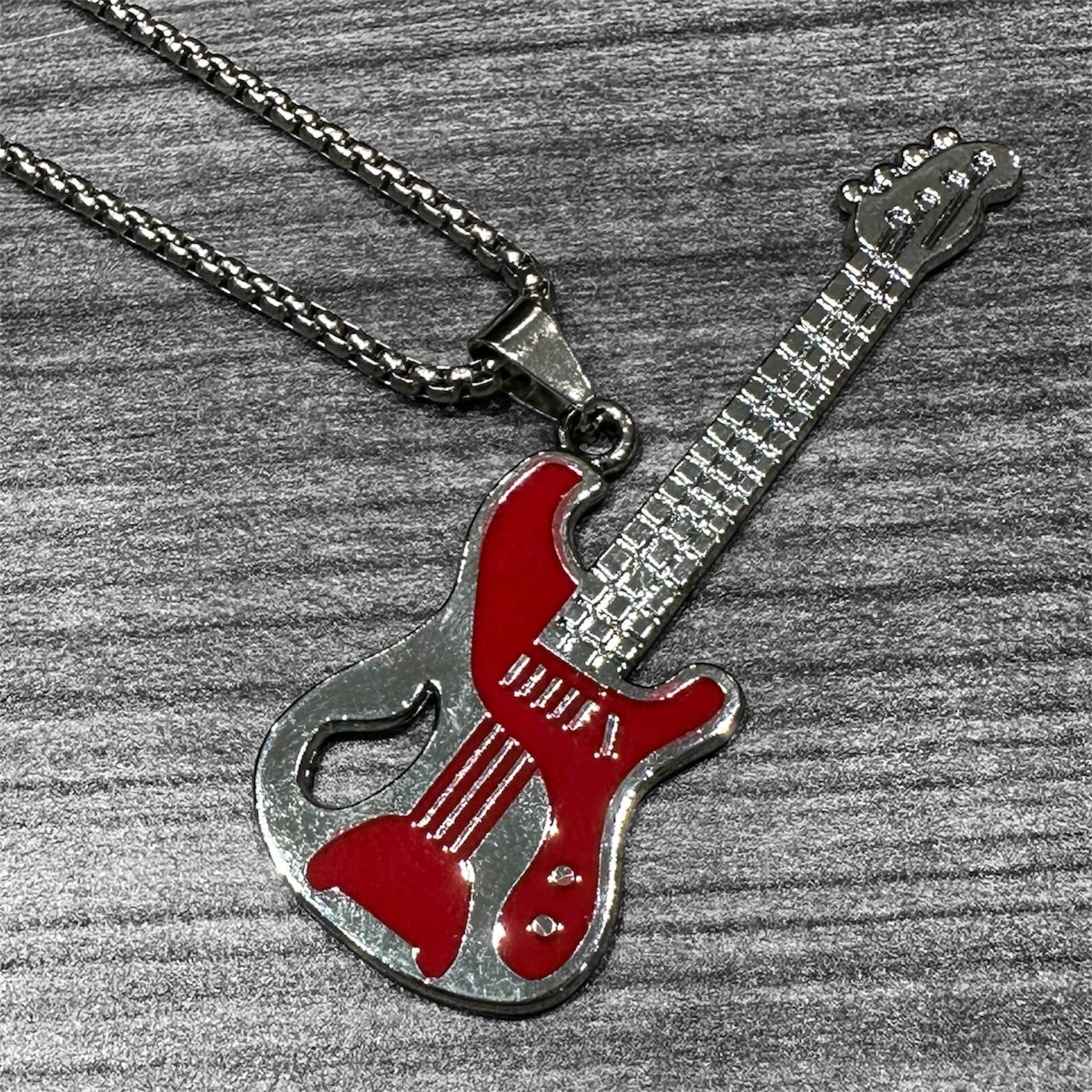 Metal Bass Necklace: Style 4 Red