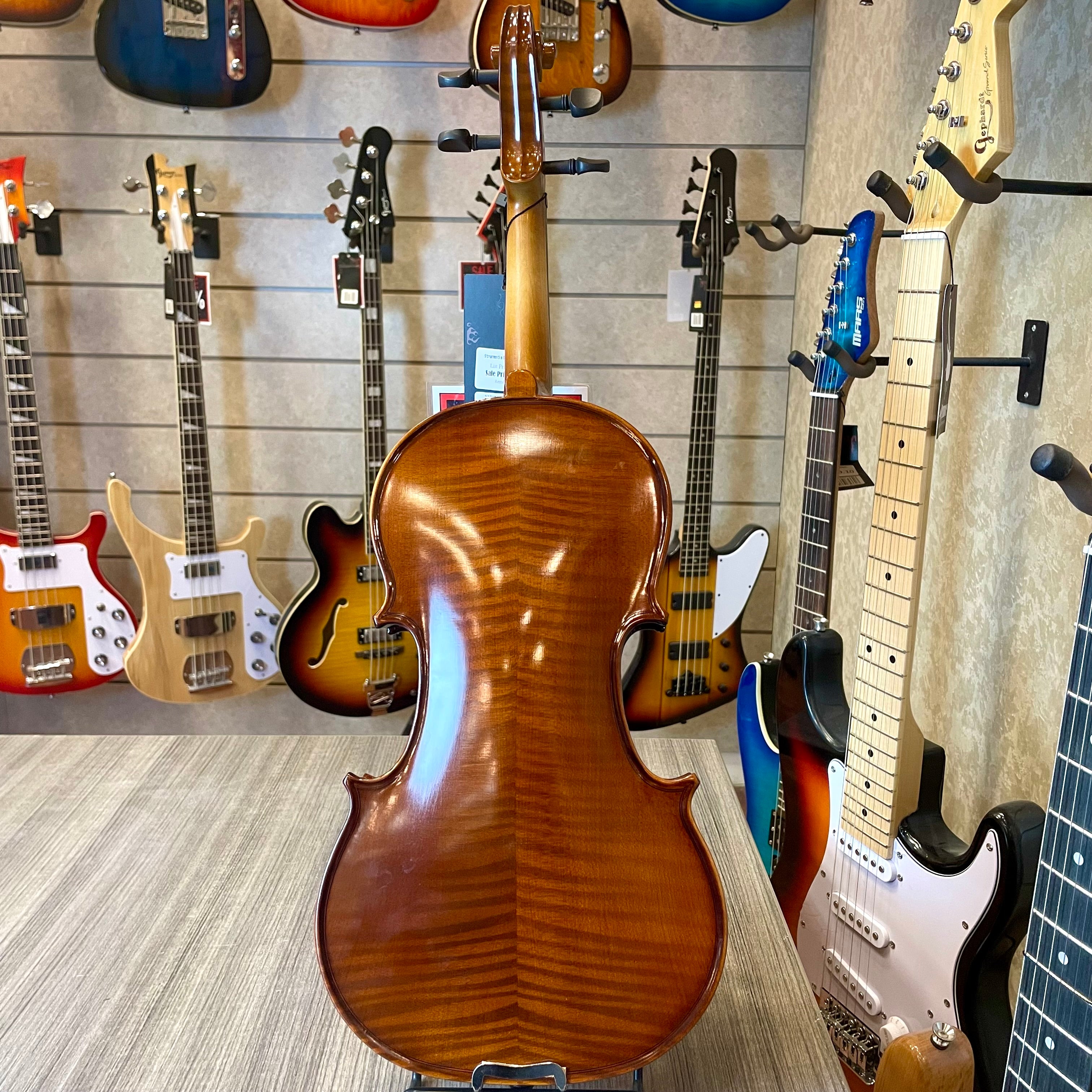 Strumenti a corde: 3500 - Student Violin, Hand Carved, Matte Art Flame