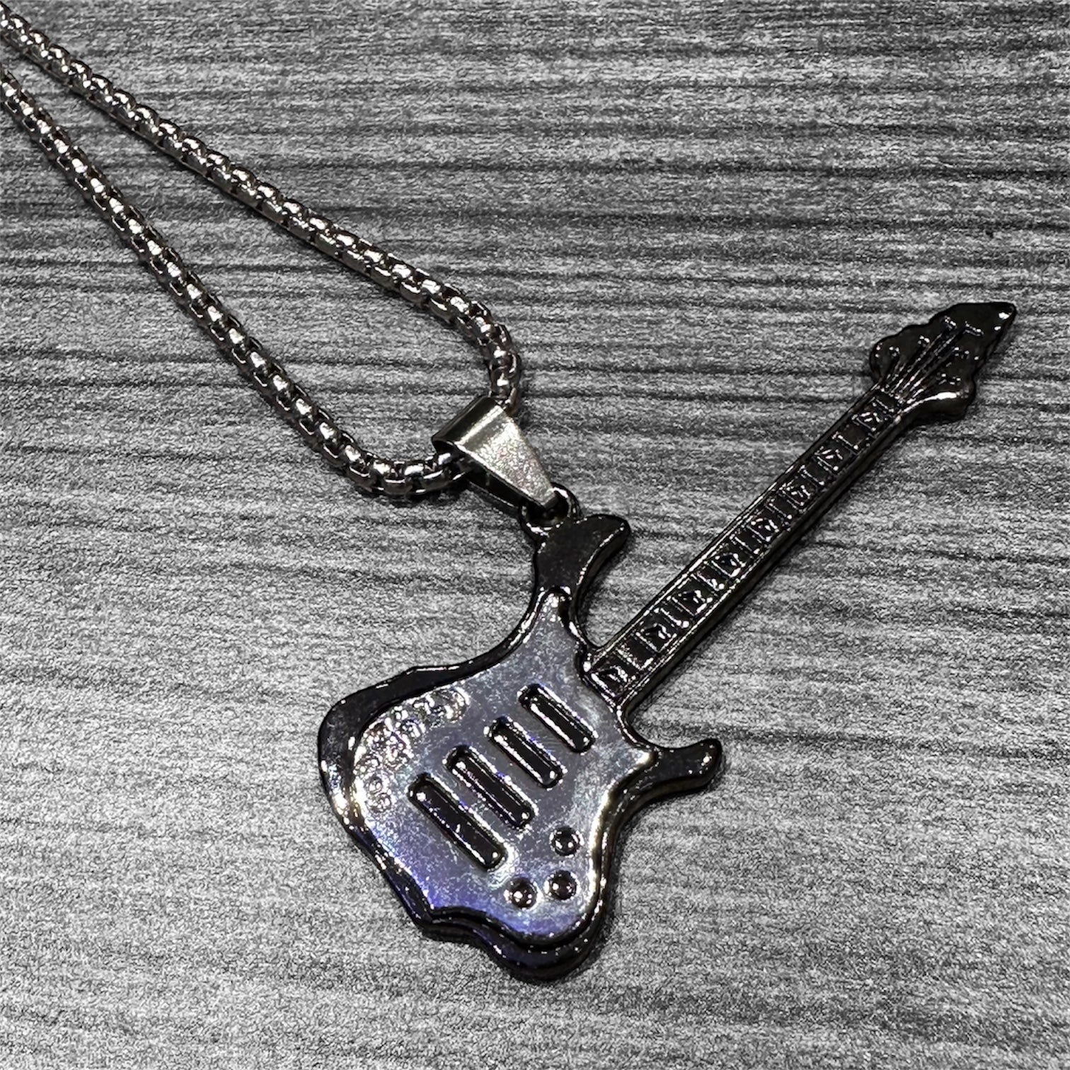 Metal Guitar Necklace: Style 9 Brittish