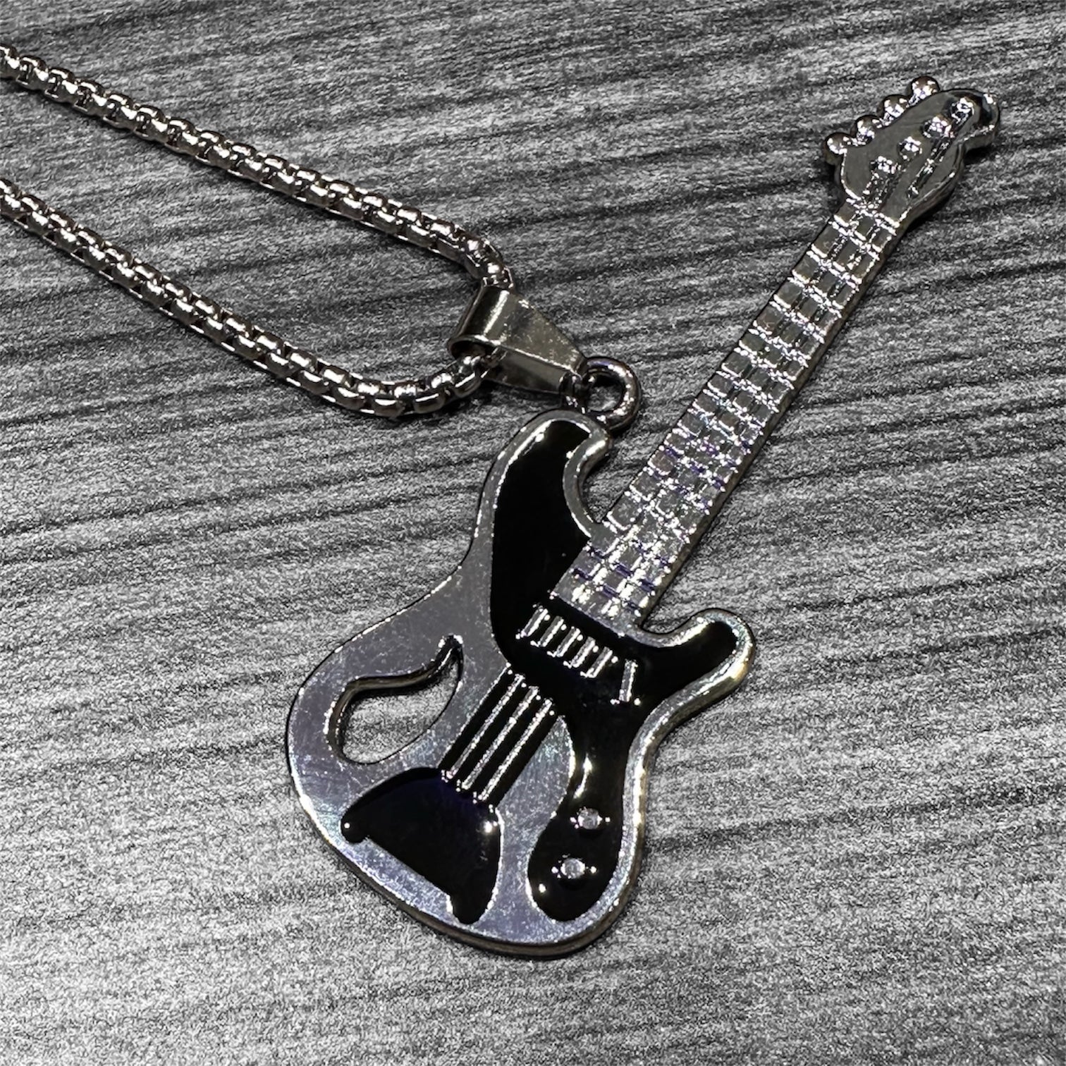 Metal Bass Necklace: Style 4 Black