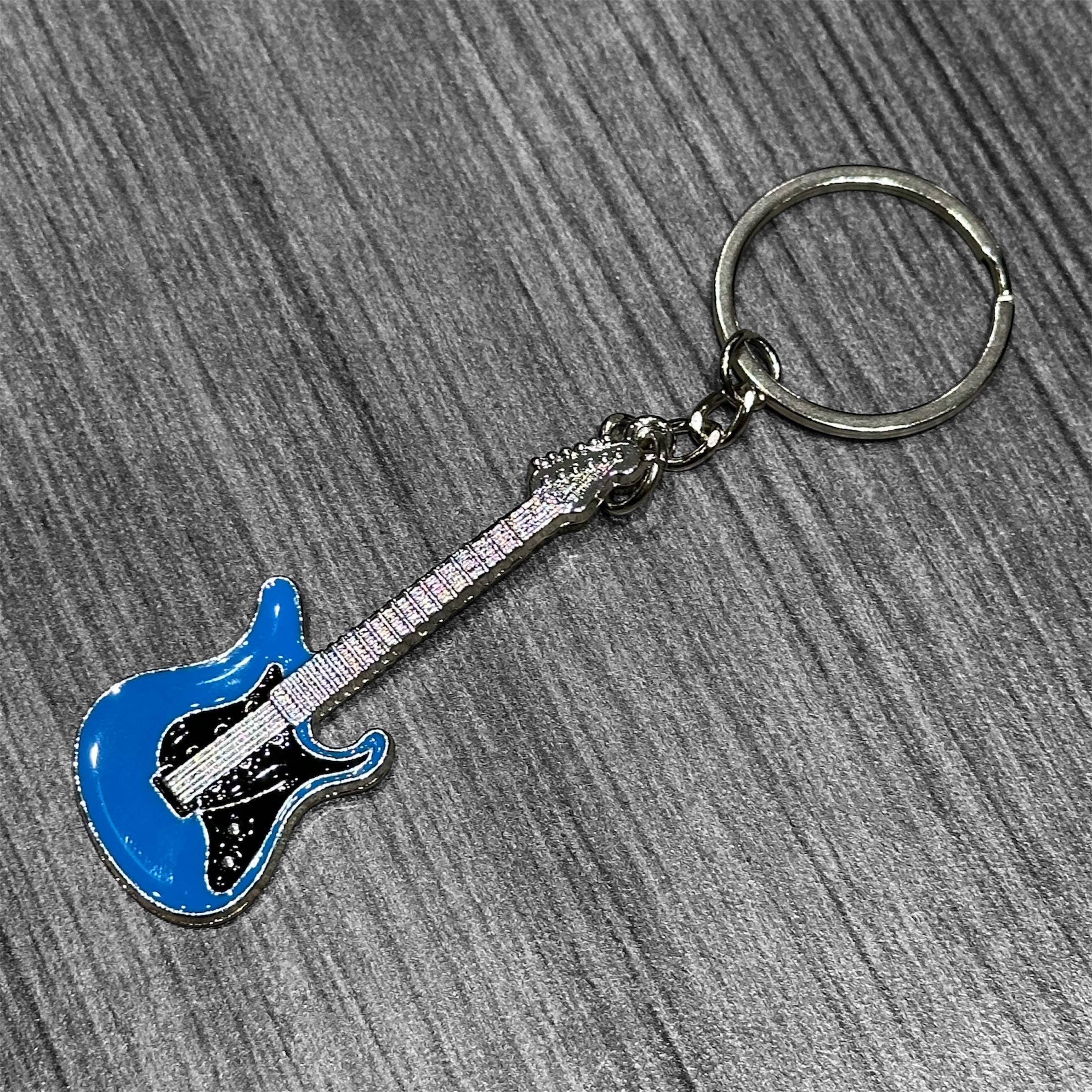 Metal Guitar Keychain: Blue