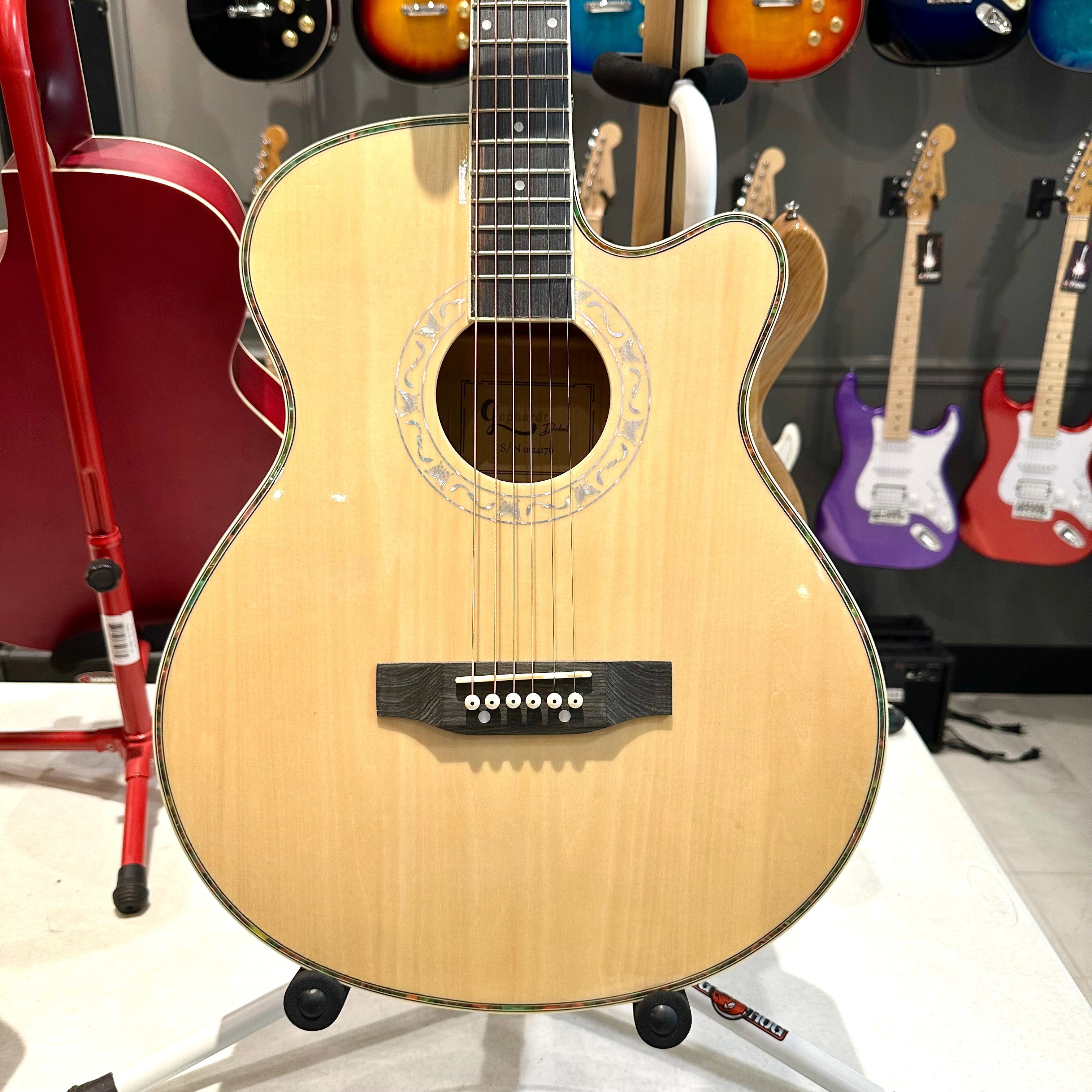 Gephardt Debut: 40” Acoustic, Blonde