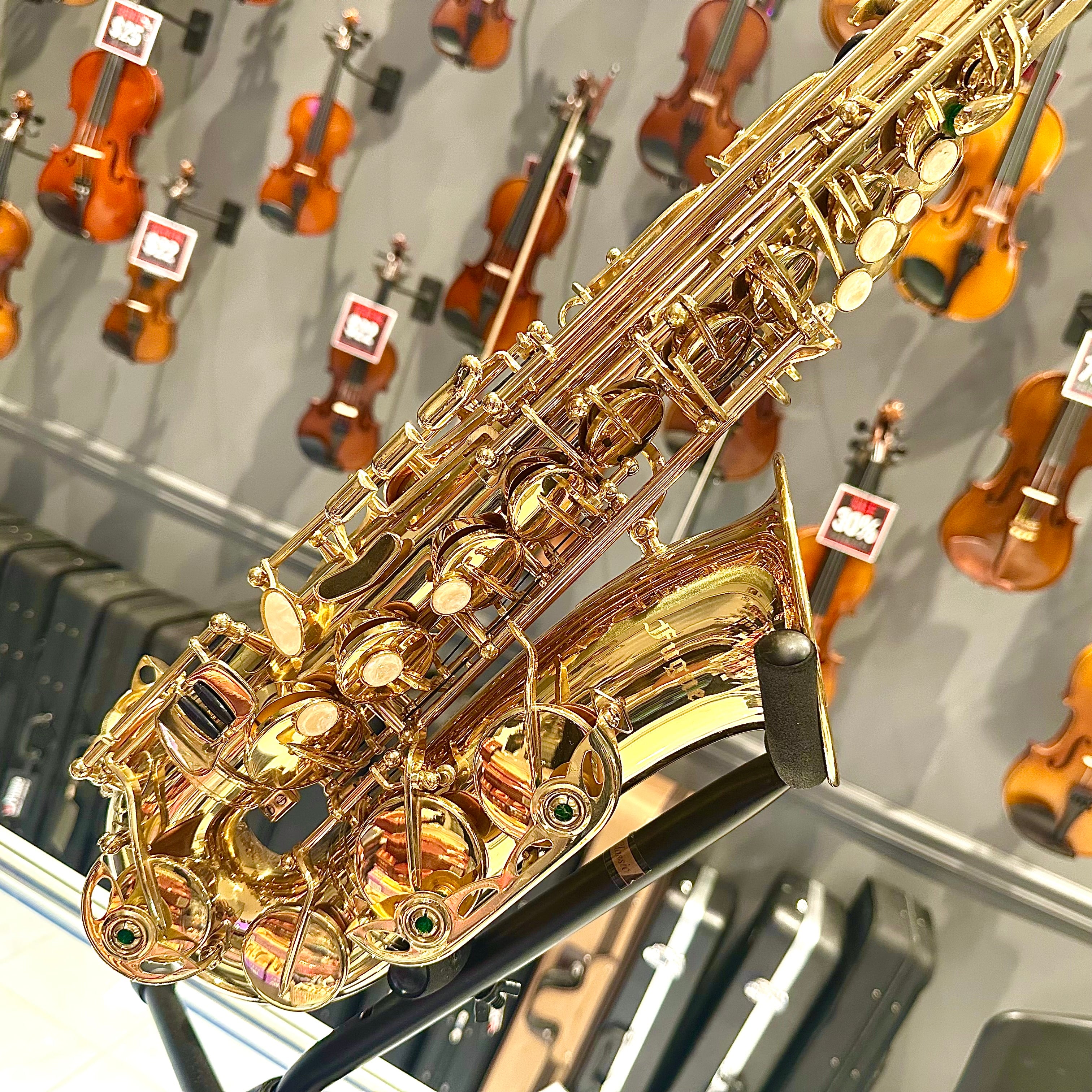 Fugue F84g: Student Alto Saxophone, Gold Lacquered