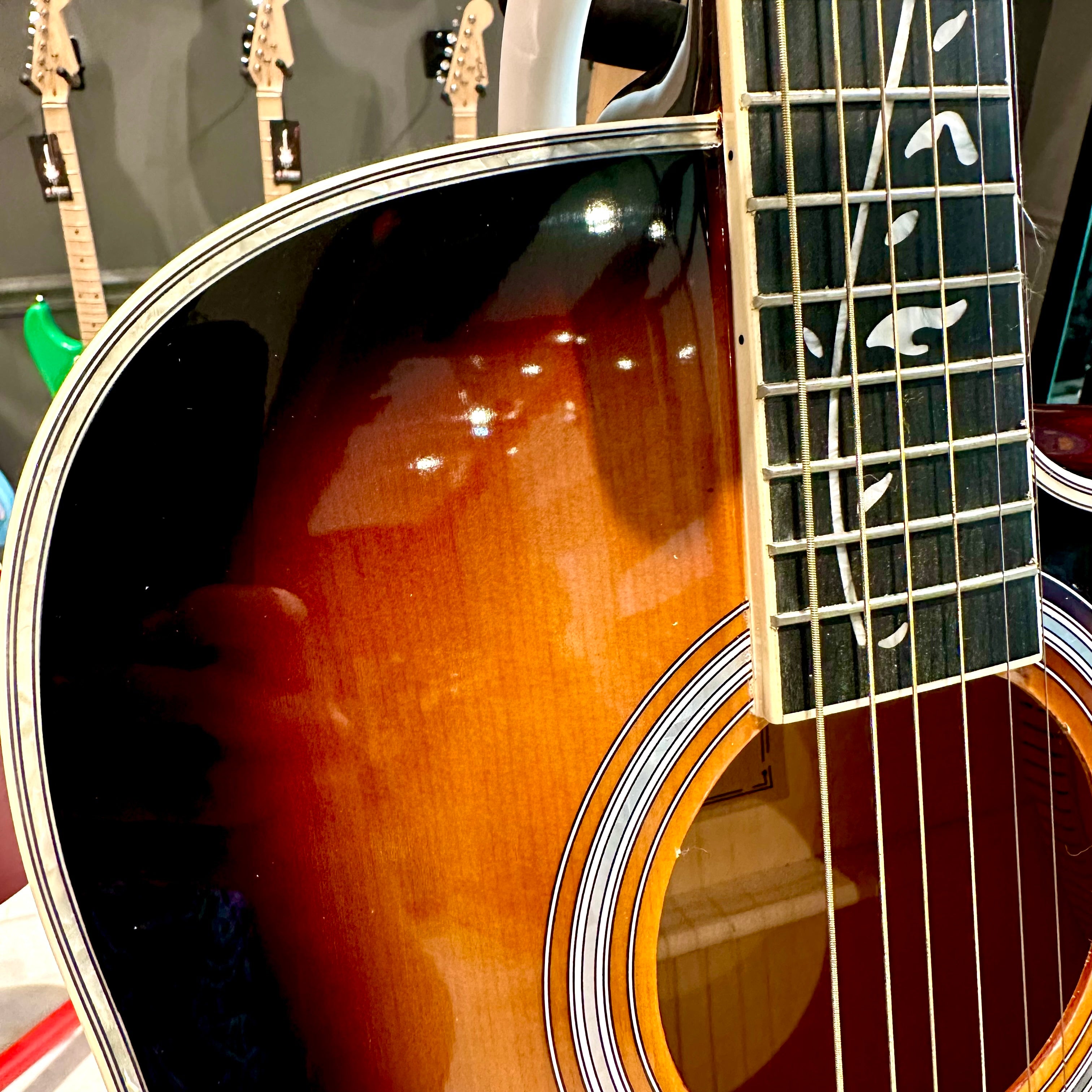 Gephardt Olive Acoustic Guitar - Sunburst