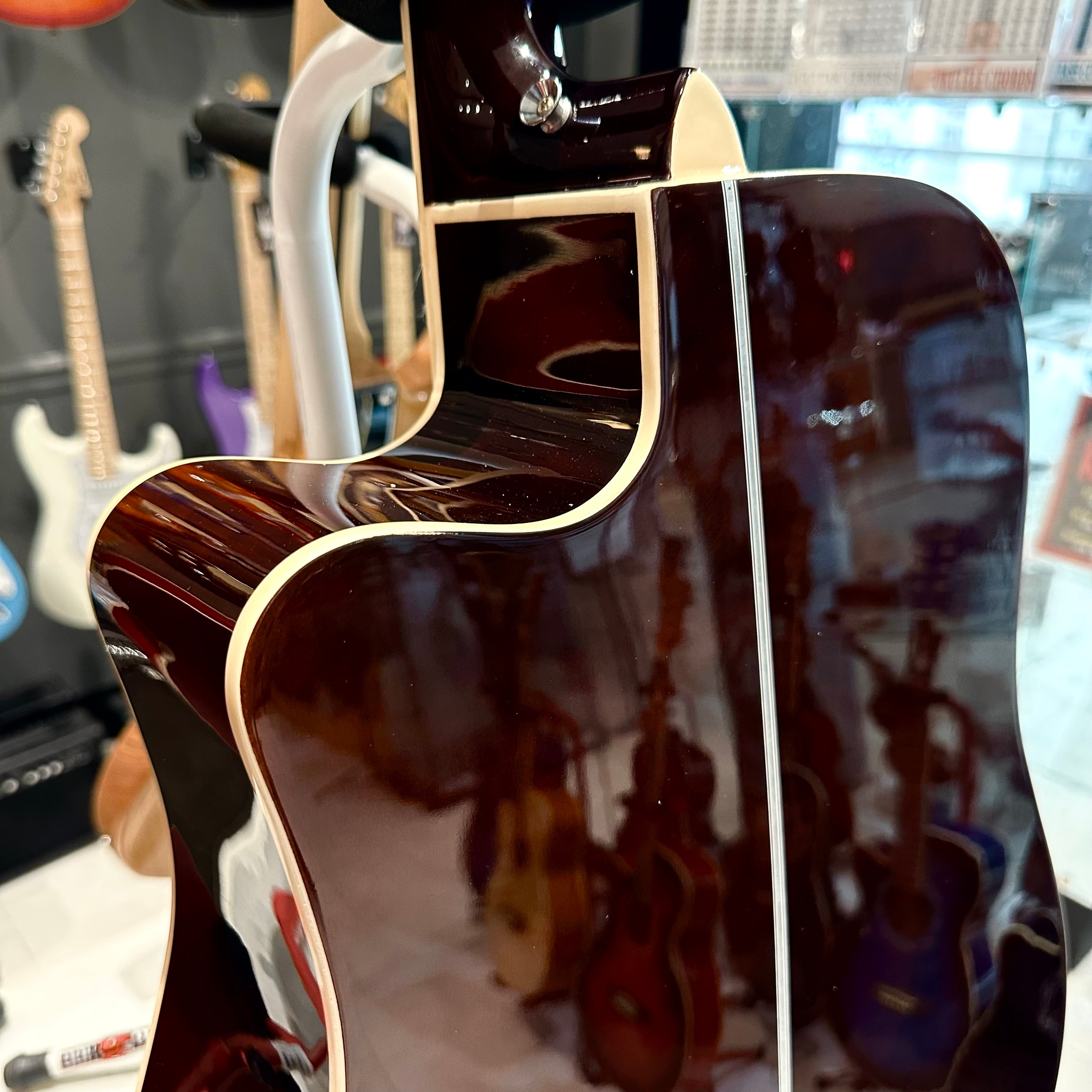 Gephardt Olive Acoustic Guitar - Sunburst