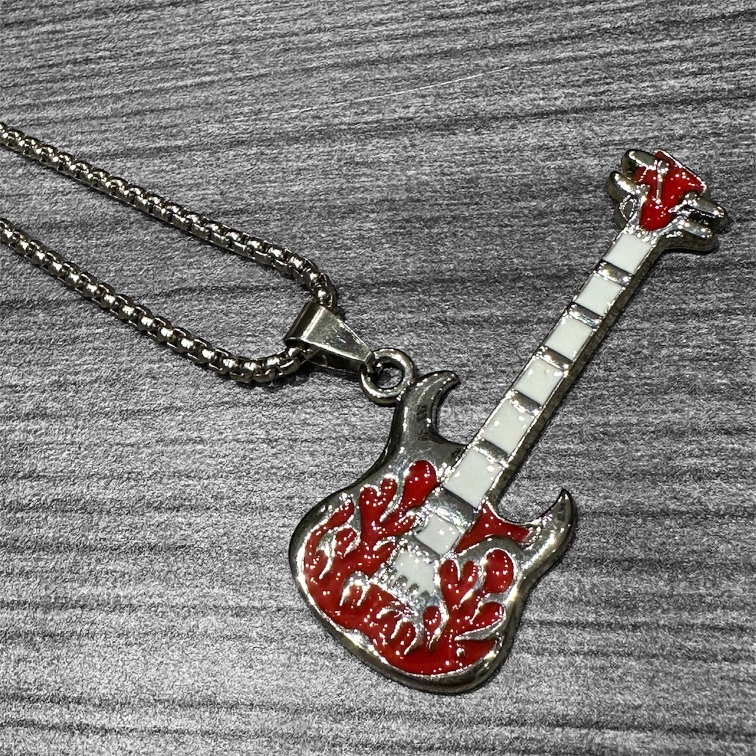 Metal Bass Necklace: Style 4 Red