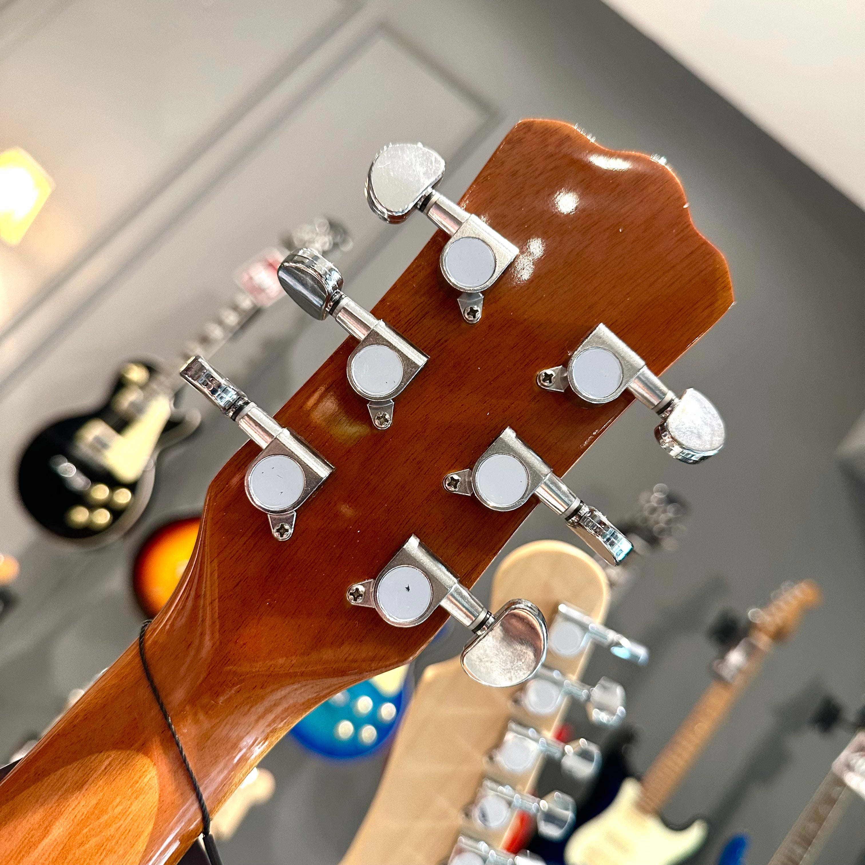 Gephardt Debut: 40” Acoustic, Blonde