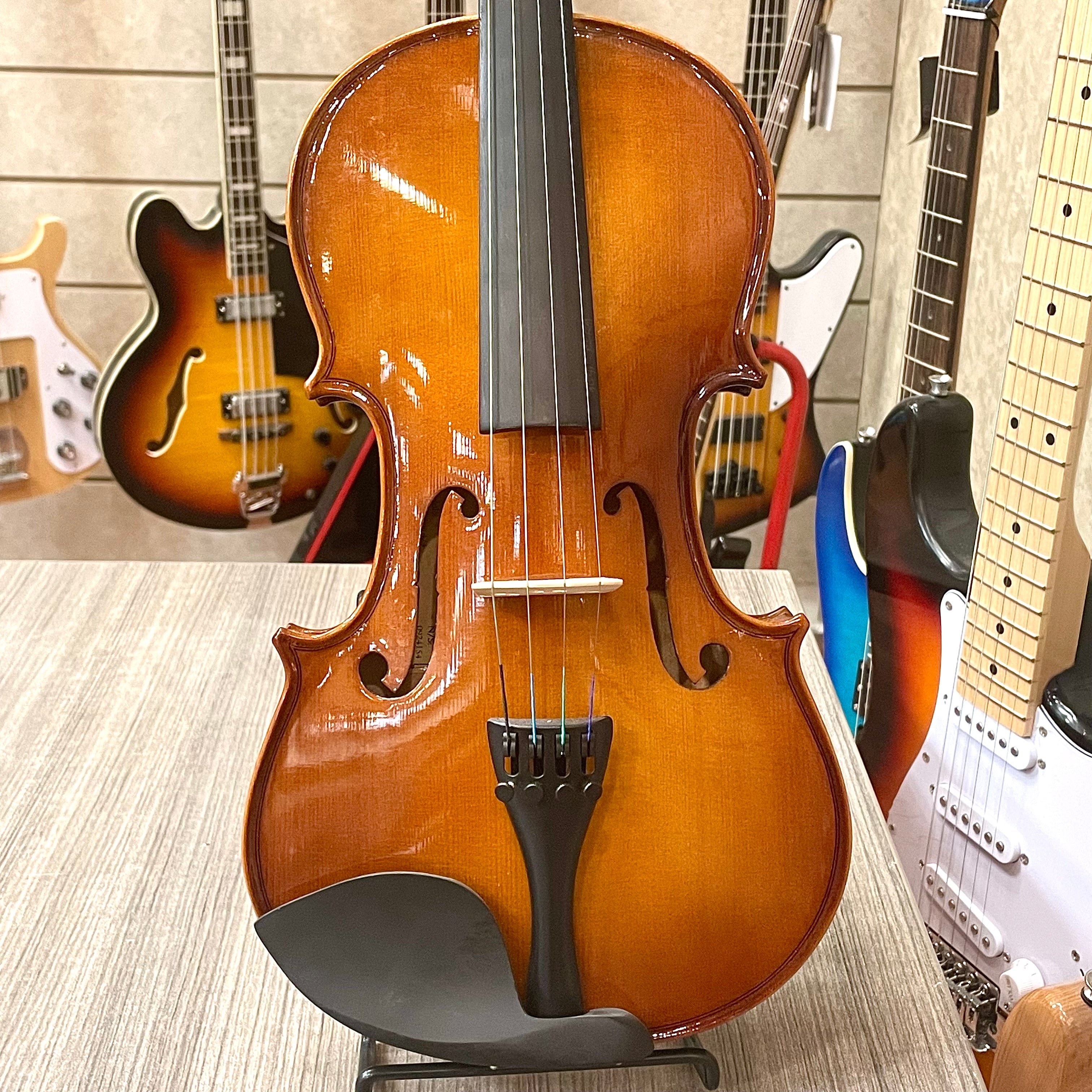 Strumenti a corde: 2100 - Student Violin, Hand Carved, Glossy