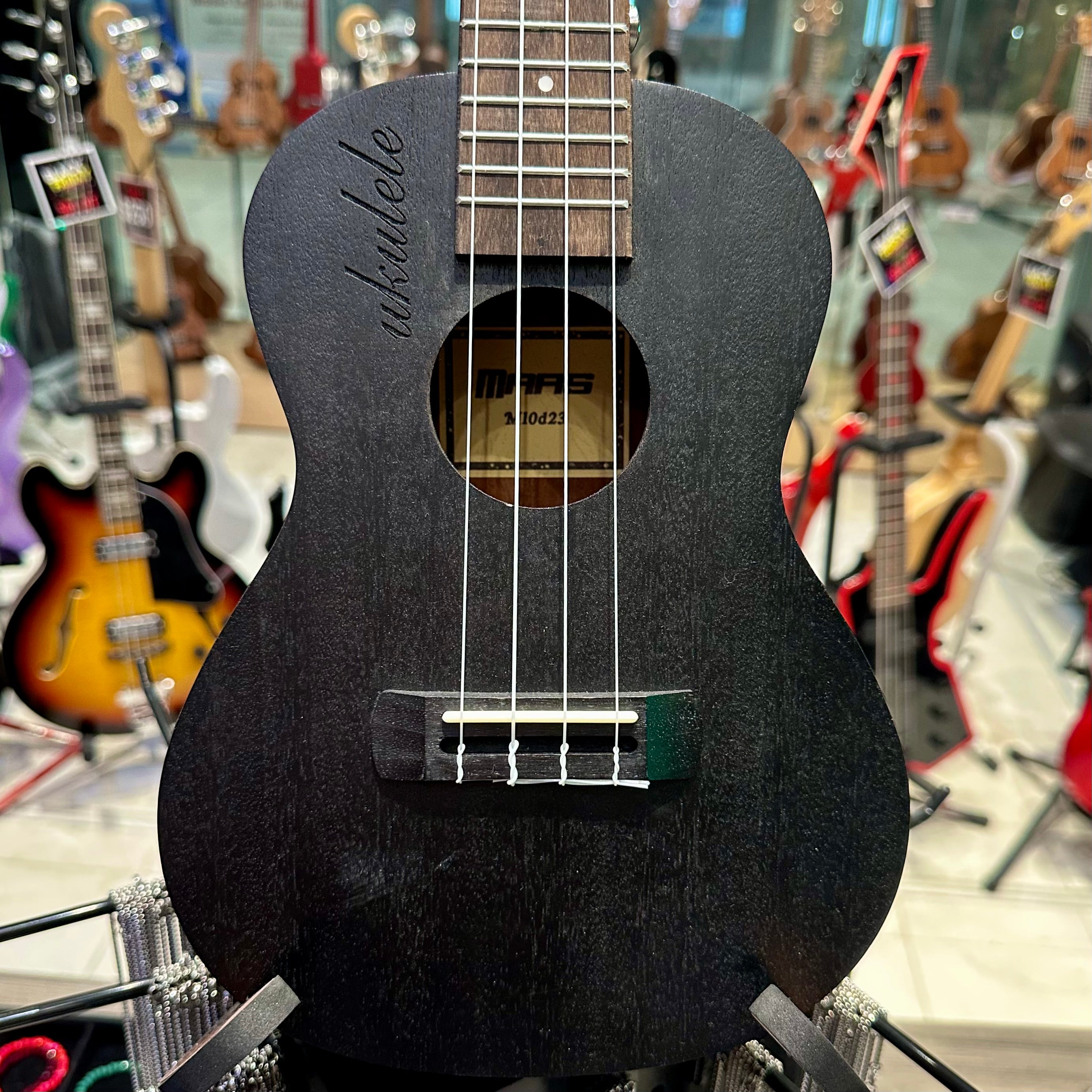 Mars m10ah23: 23” Concert Ukulele - Black