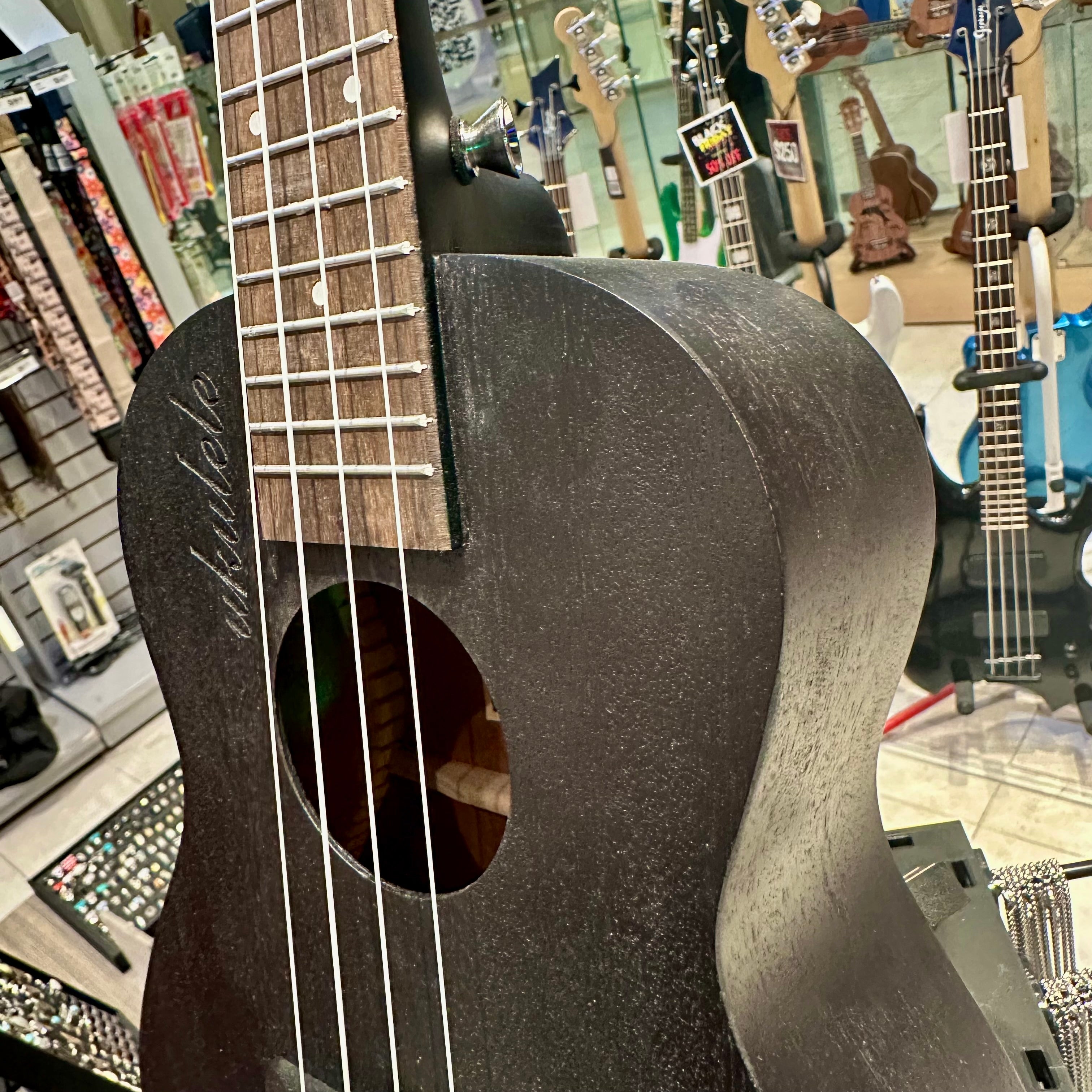 Mars m10ah23: 23” Concert Ukulele - Black