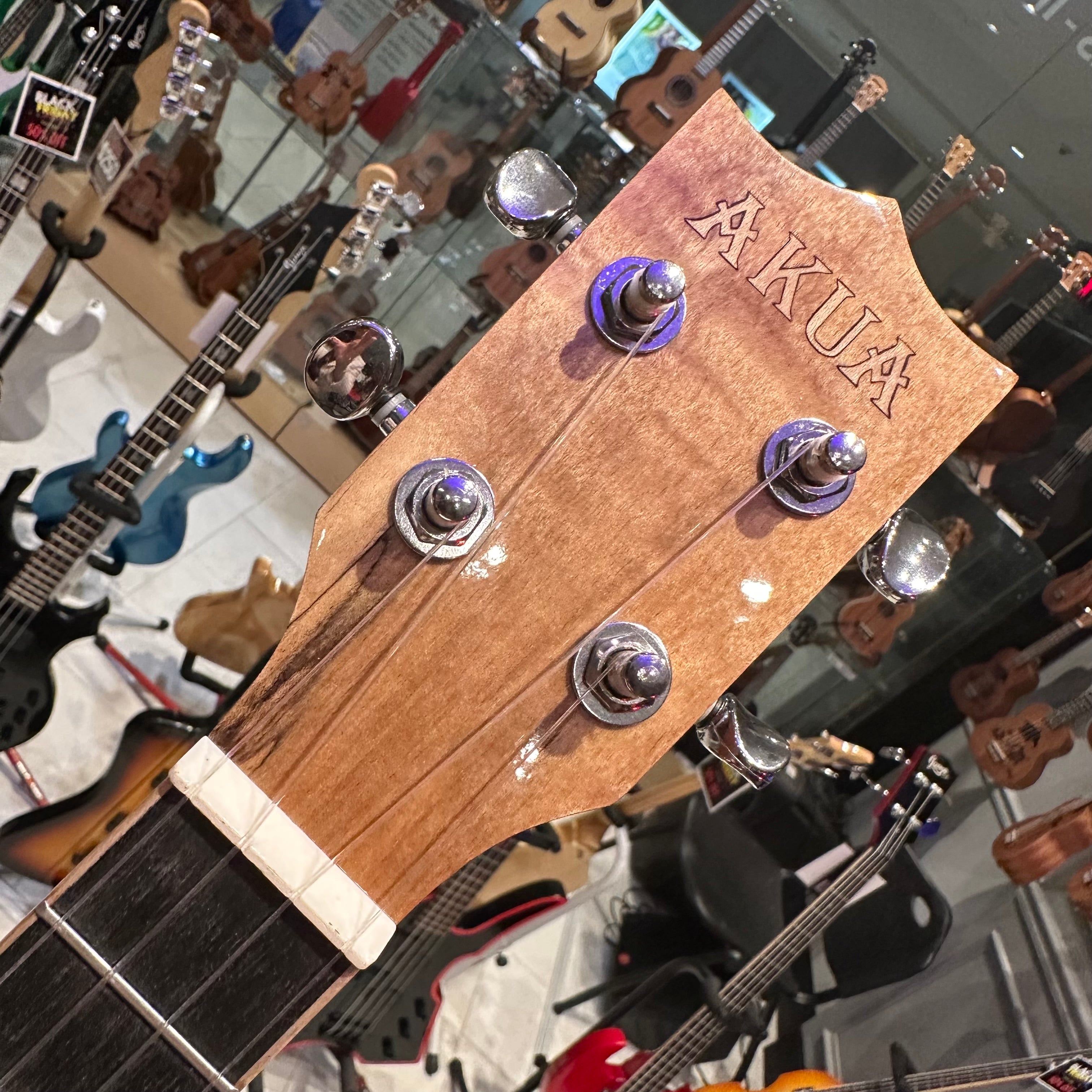 Akua Kanaloa: 24” Concert Ukulele - Spalted Maple