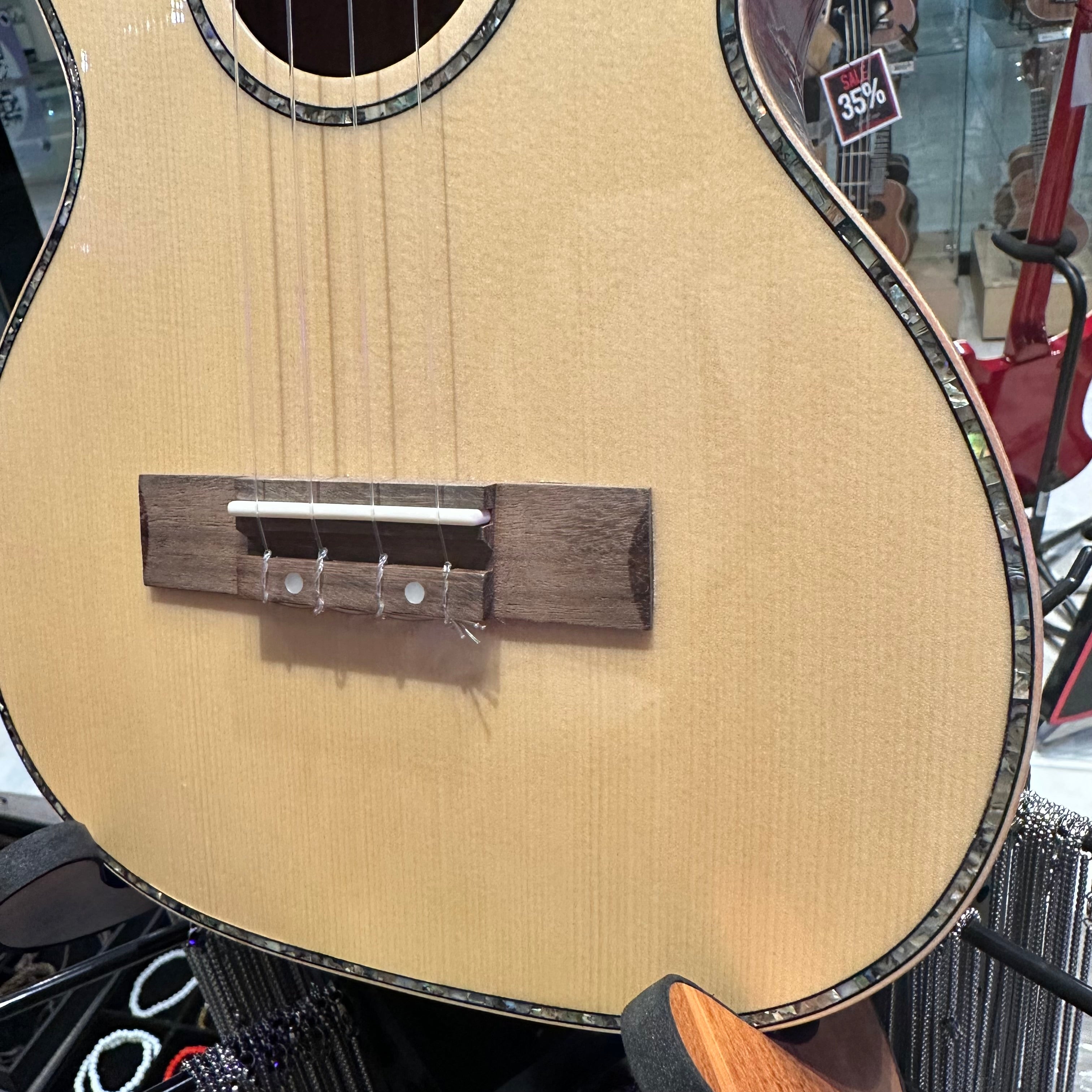 Akua Kanaloa: 24” Concert Ukulele - Spalted Maple