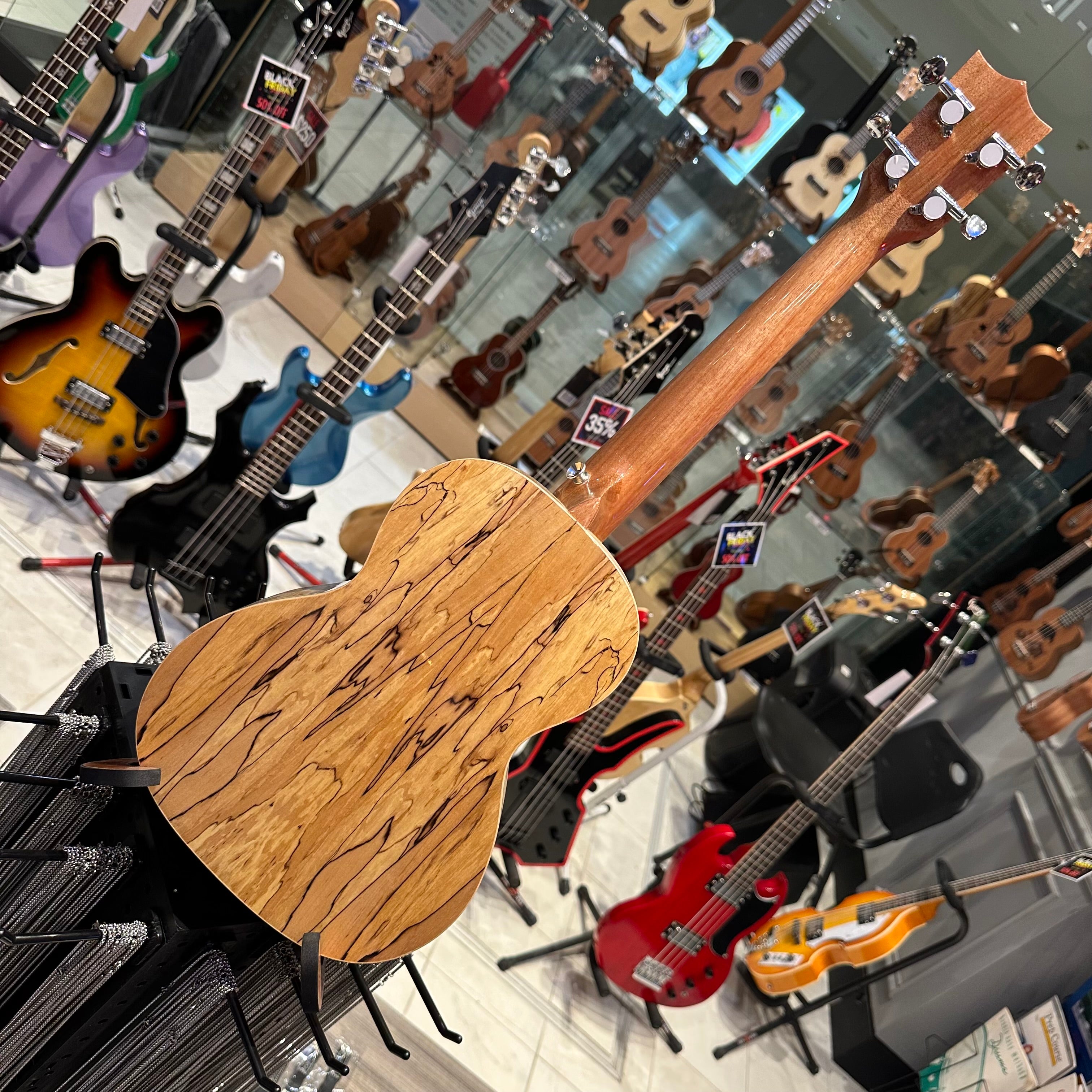 Akua Kanaloa: 24” Concert Ukulele - Spalted Maple