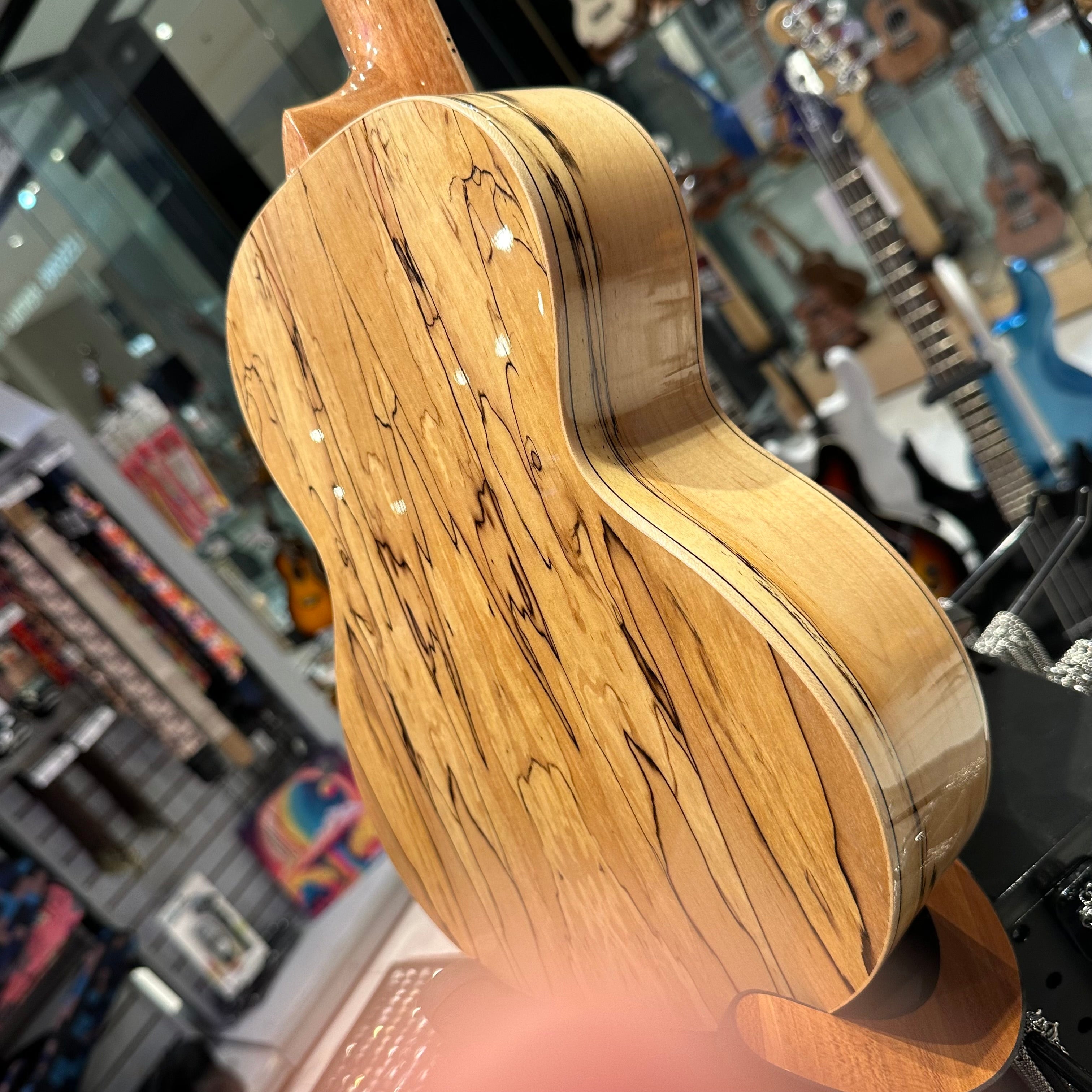 Akua Kanaloa: 24” Concert Ukulele - Spalted Maple