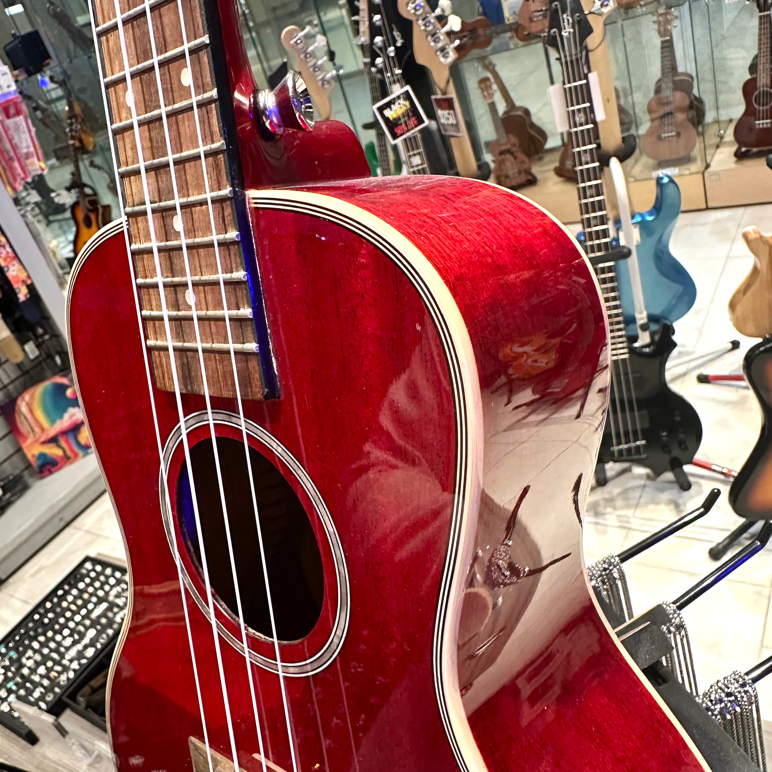 AKUA Earth: 24' Concert Ukulele, Mahogany - Red