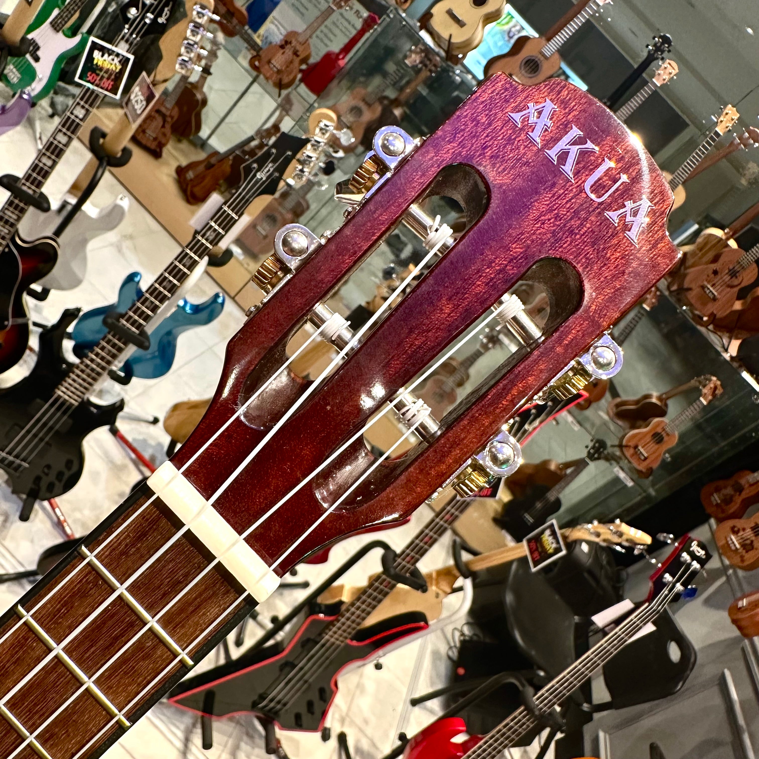 AKUA Earth: 24' Concert Ukulele, Mahogany - Brown