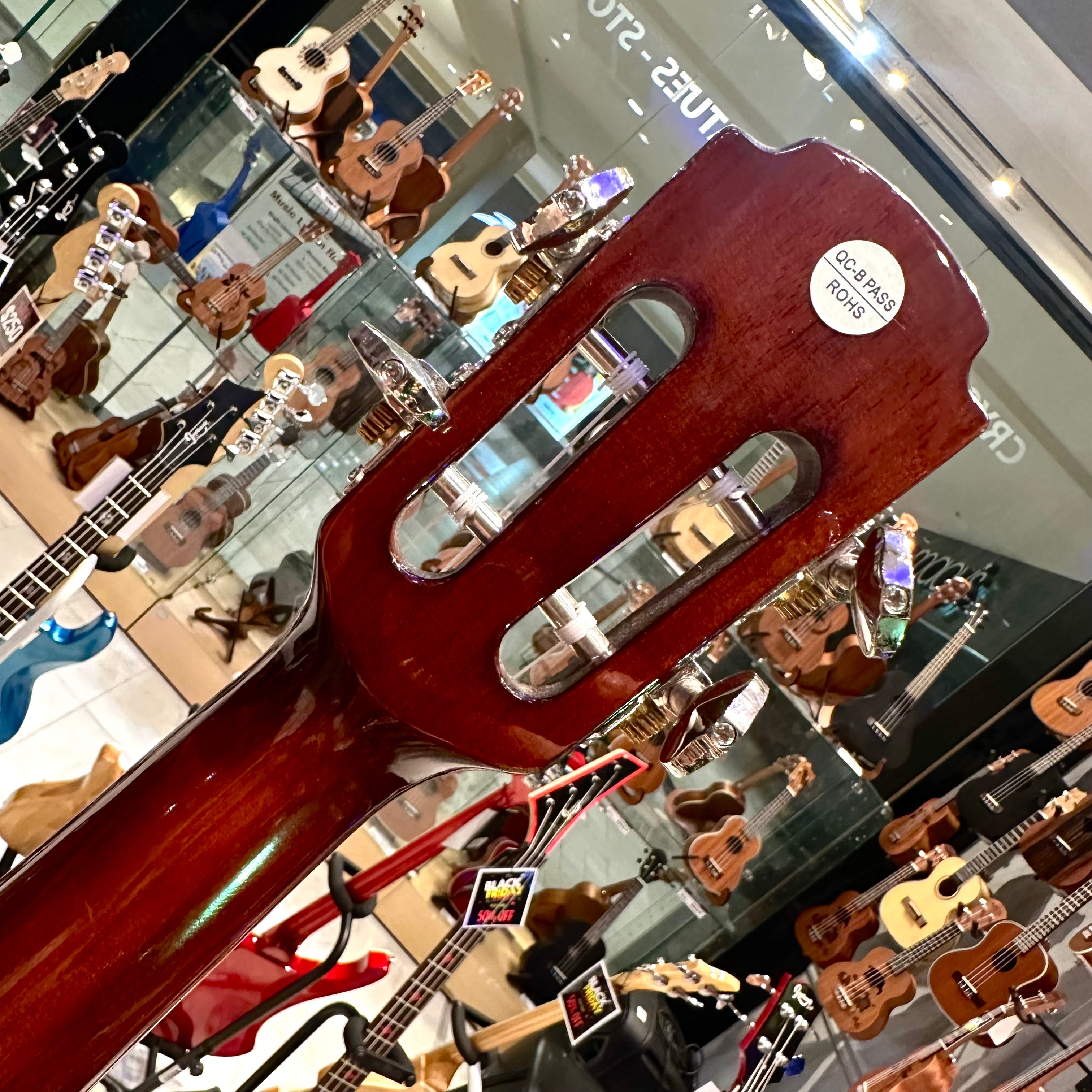 AKUA Earth: 24' Concert Ukulele, Mahogany - Brown