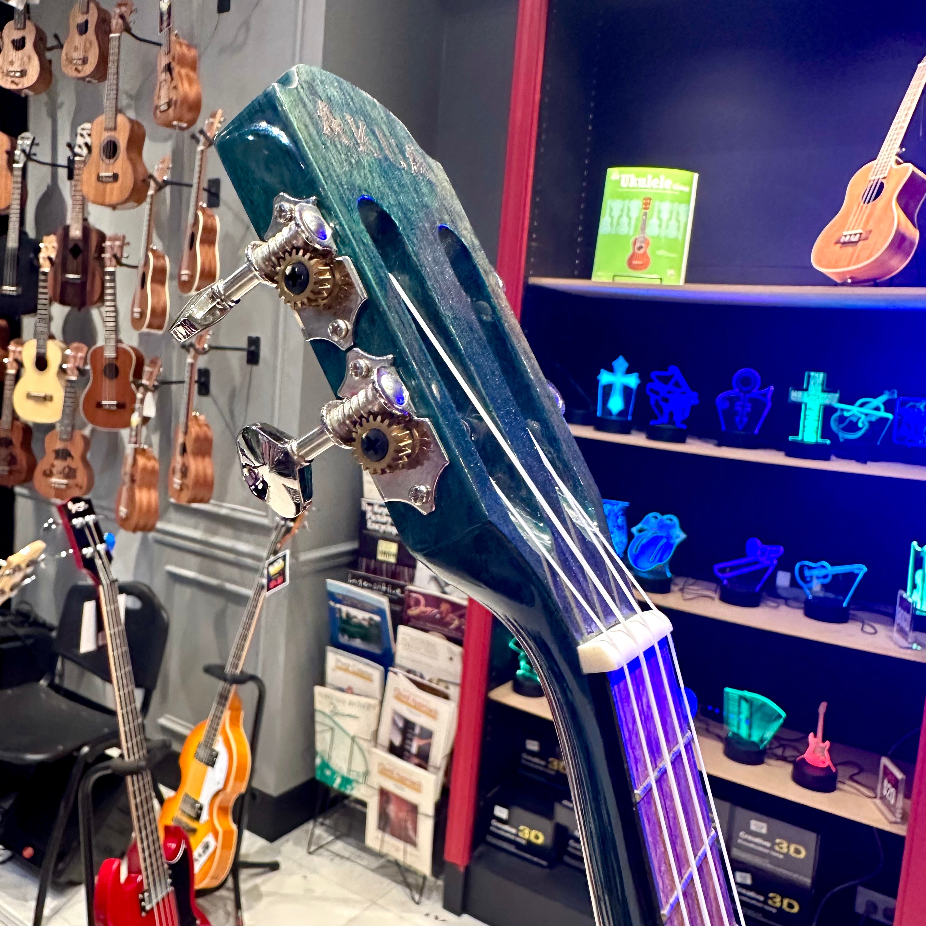 AKUA Earth: 24' Concert Ukulele, Mahogany - Sea Green