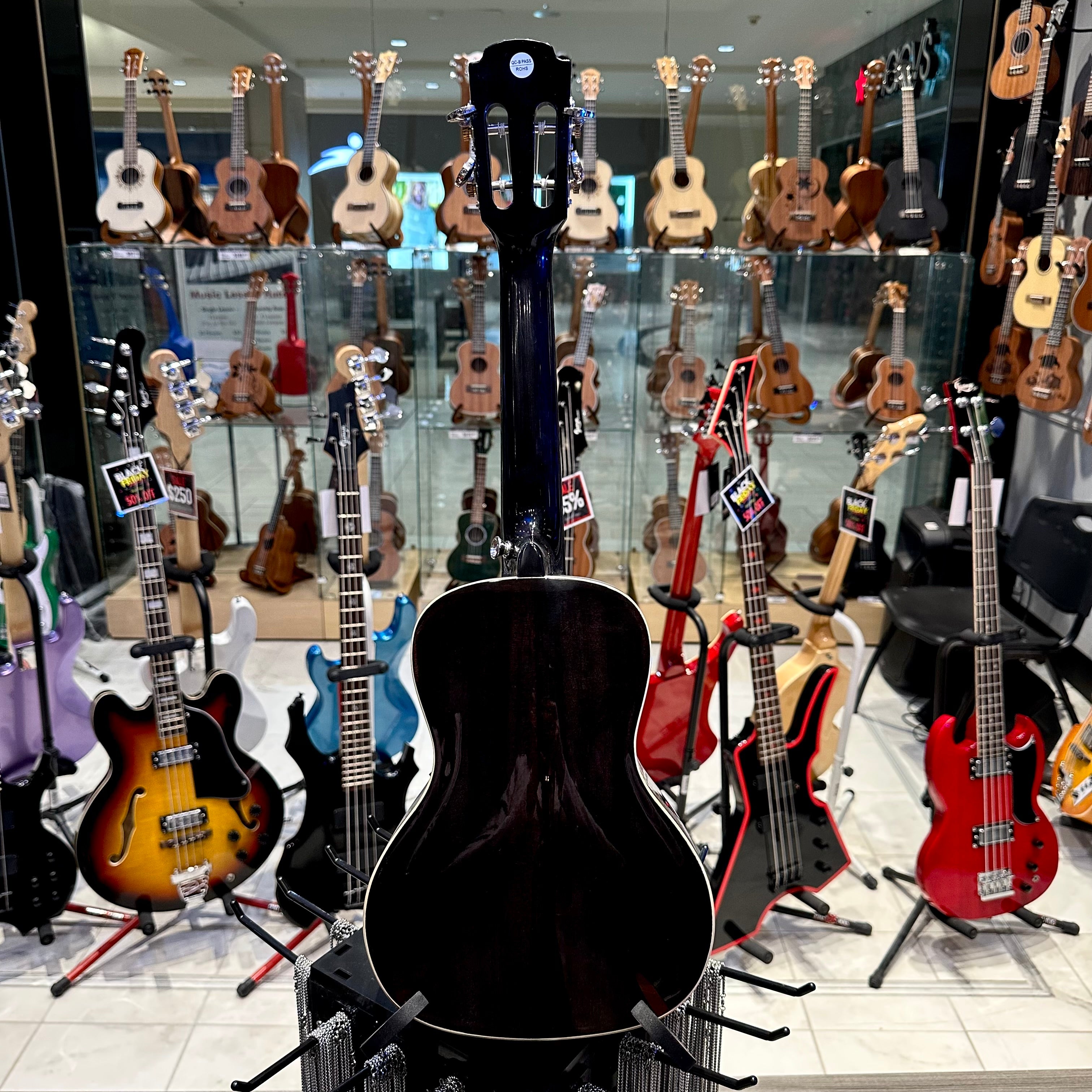 AKUA Earth: 24' Concert Ukulele, Mahogany - Black