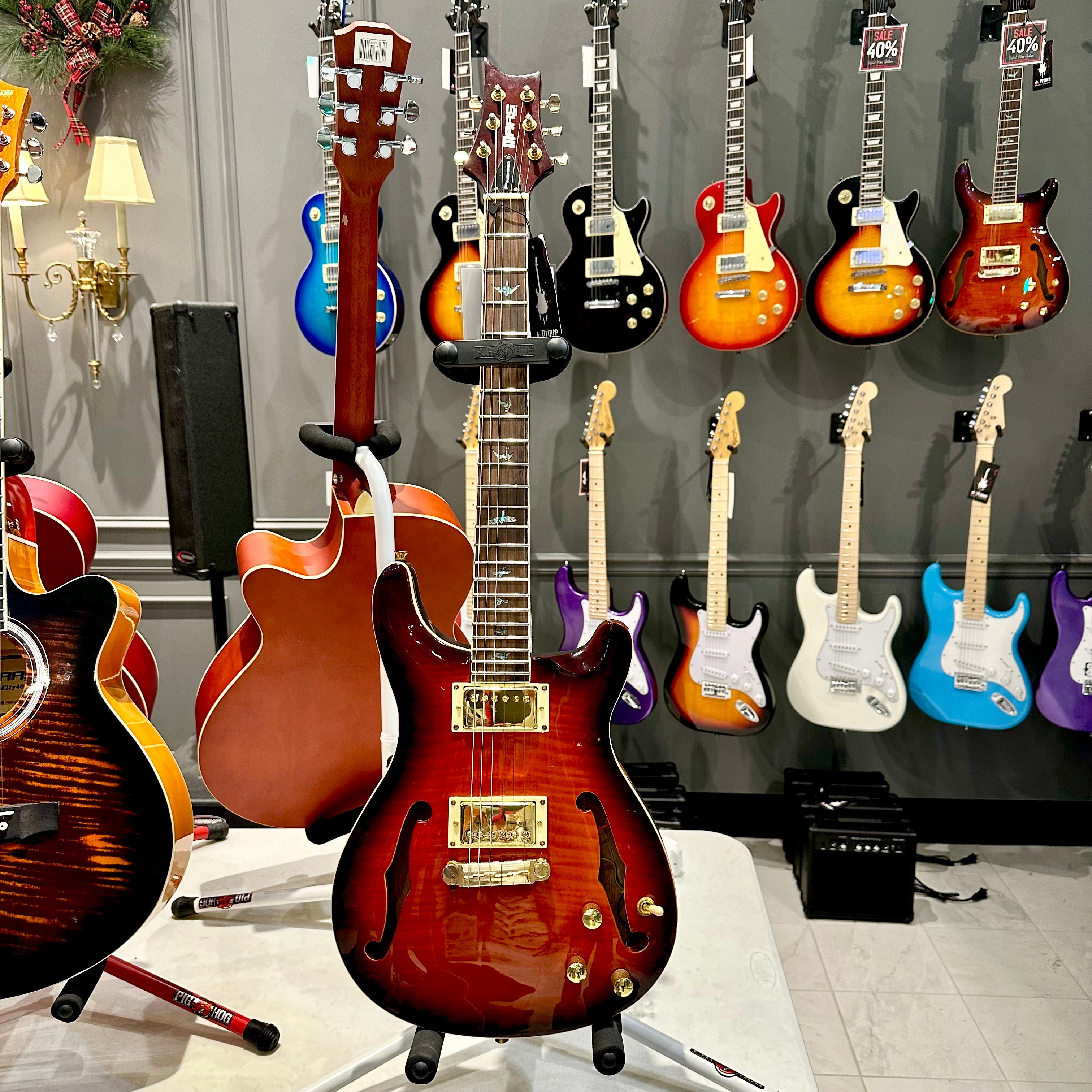 Mars Guitars: Firebird - Hollow-body, Red Robin