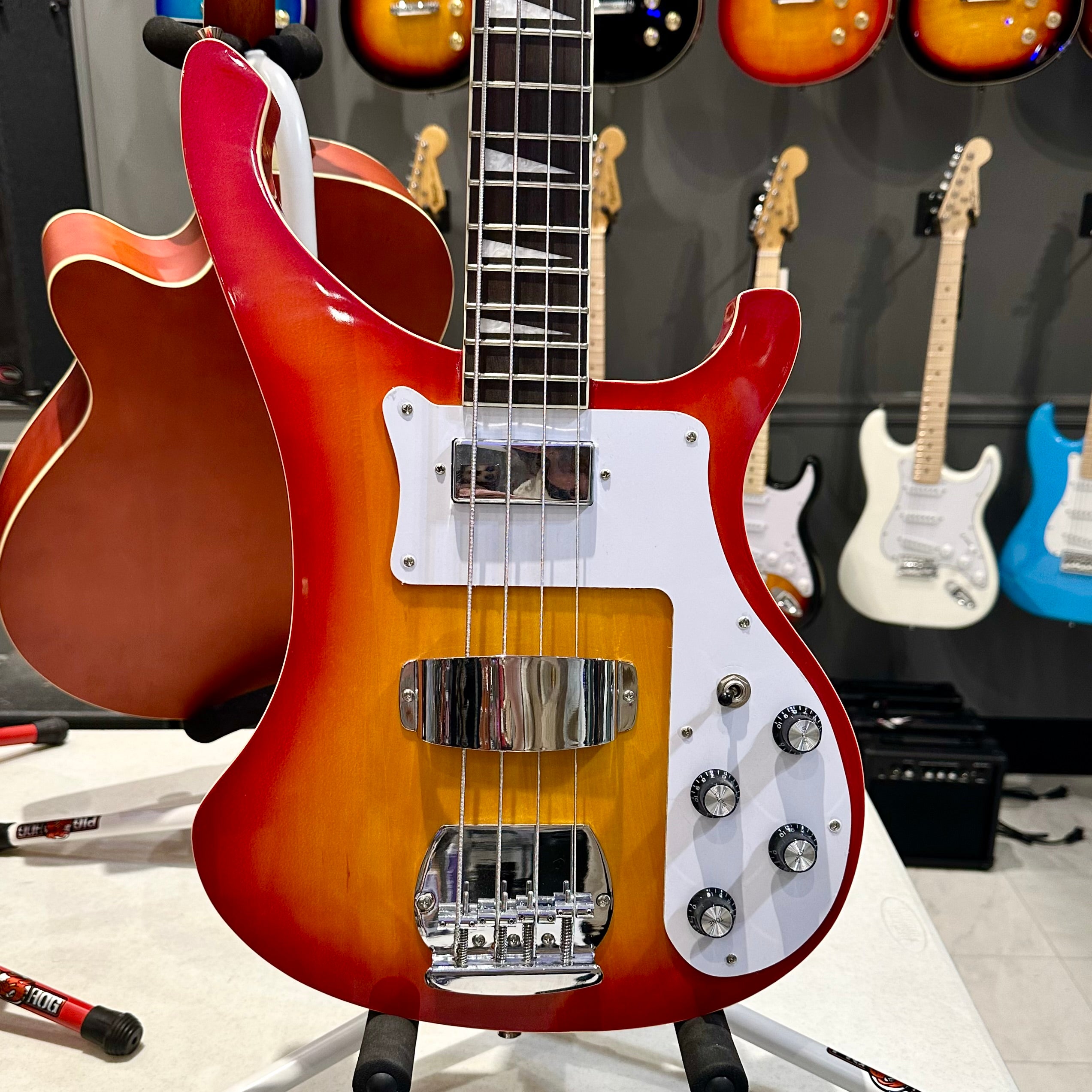 Gephardt Hot Rod: Bass Guitar - Blonde