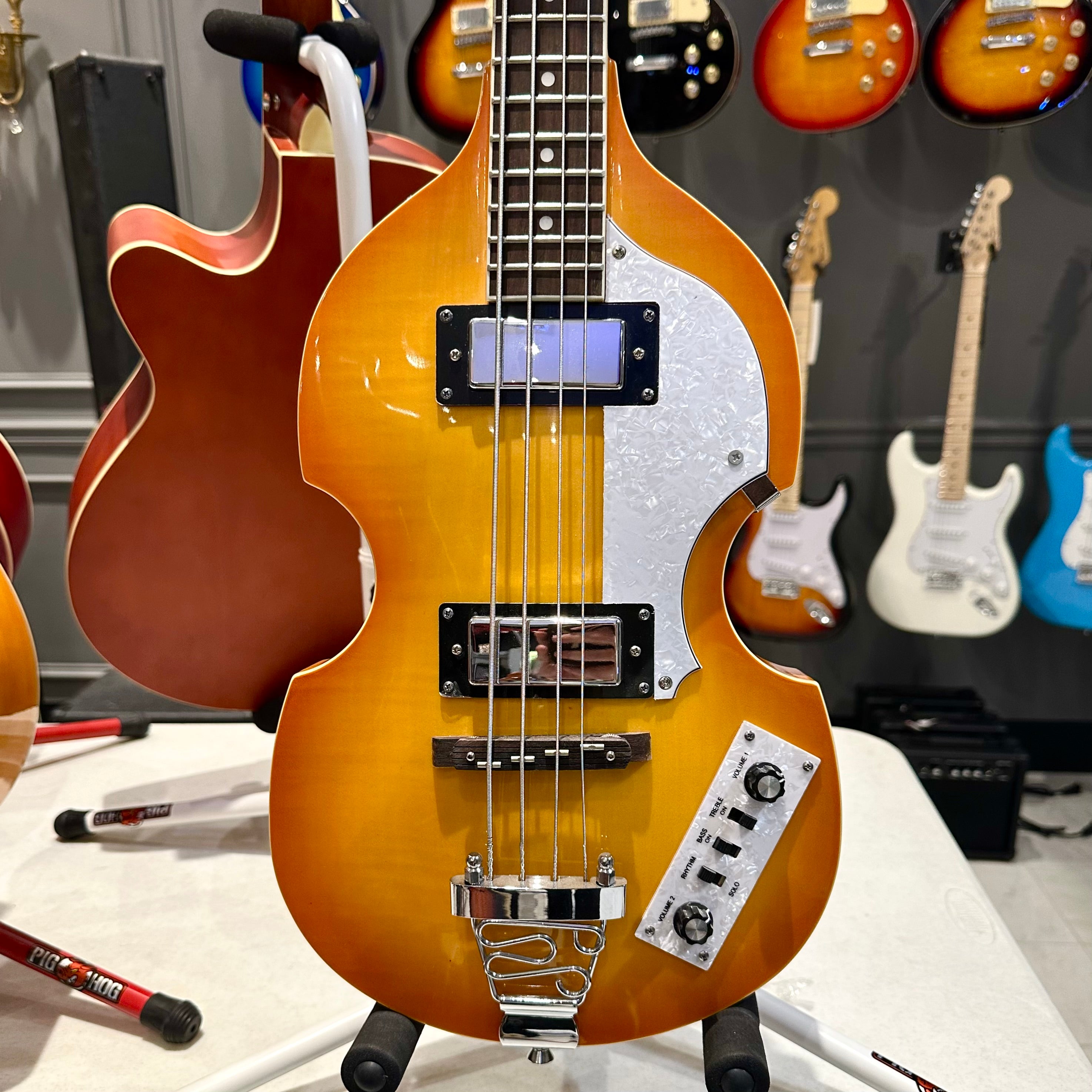 Gephardt Sixty-Four: Bass Guitar - OrangeBurst