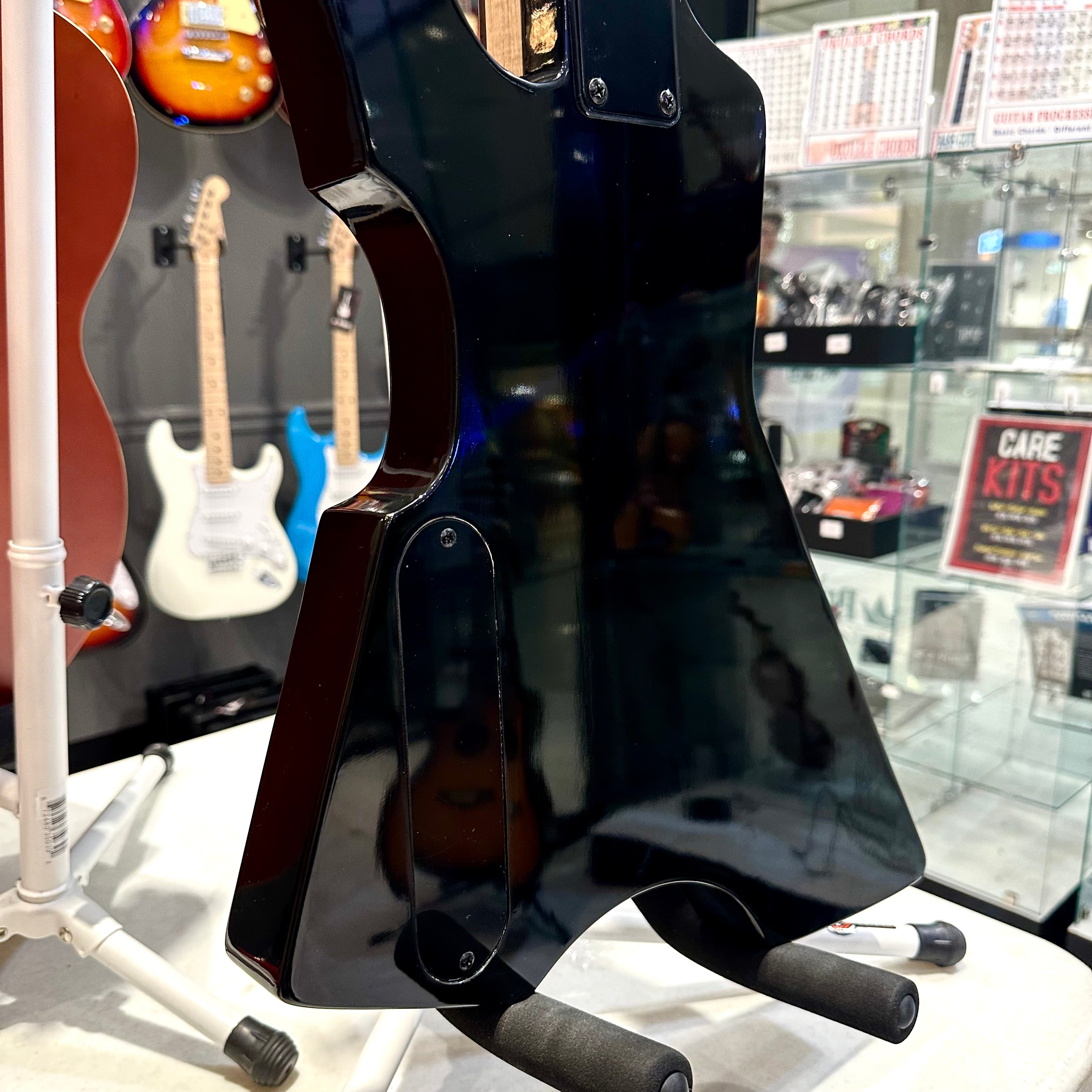 Gephardt StingRay: Bass Guitar - Red and Black