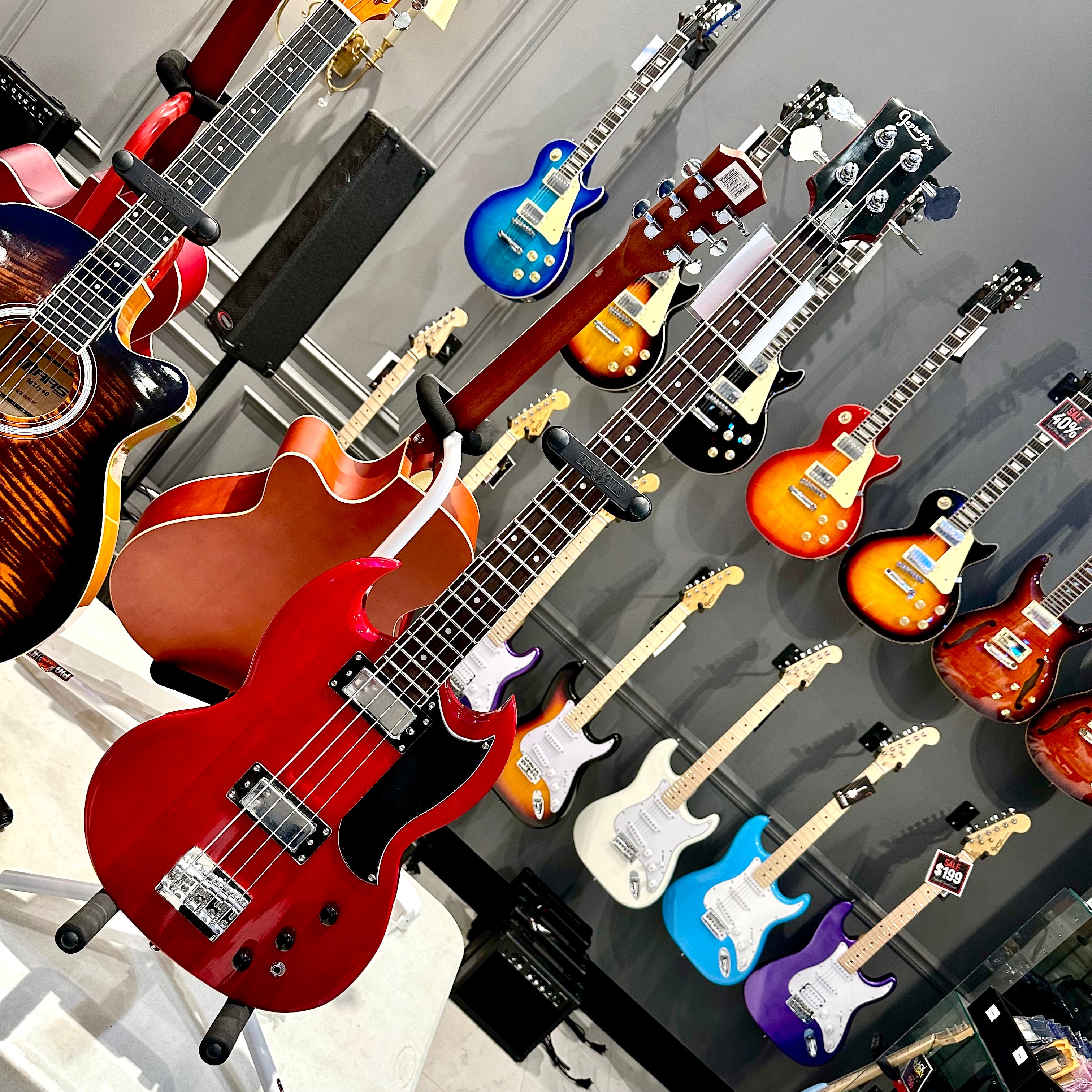 Gephardt SG: Bass Guitar - Red