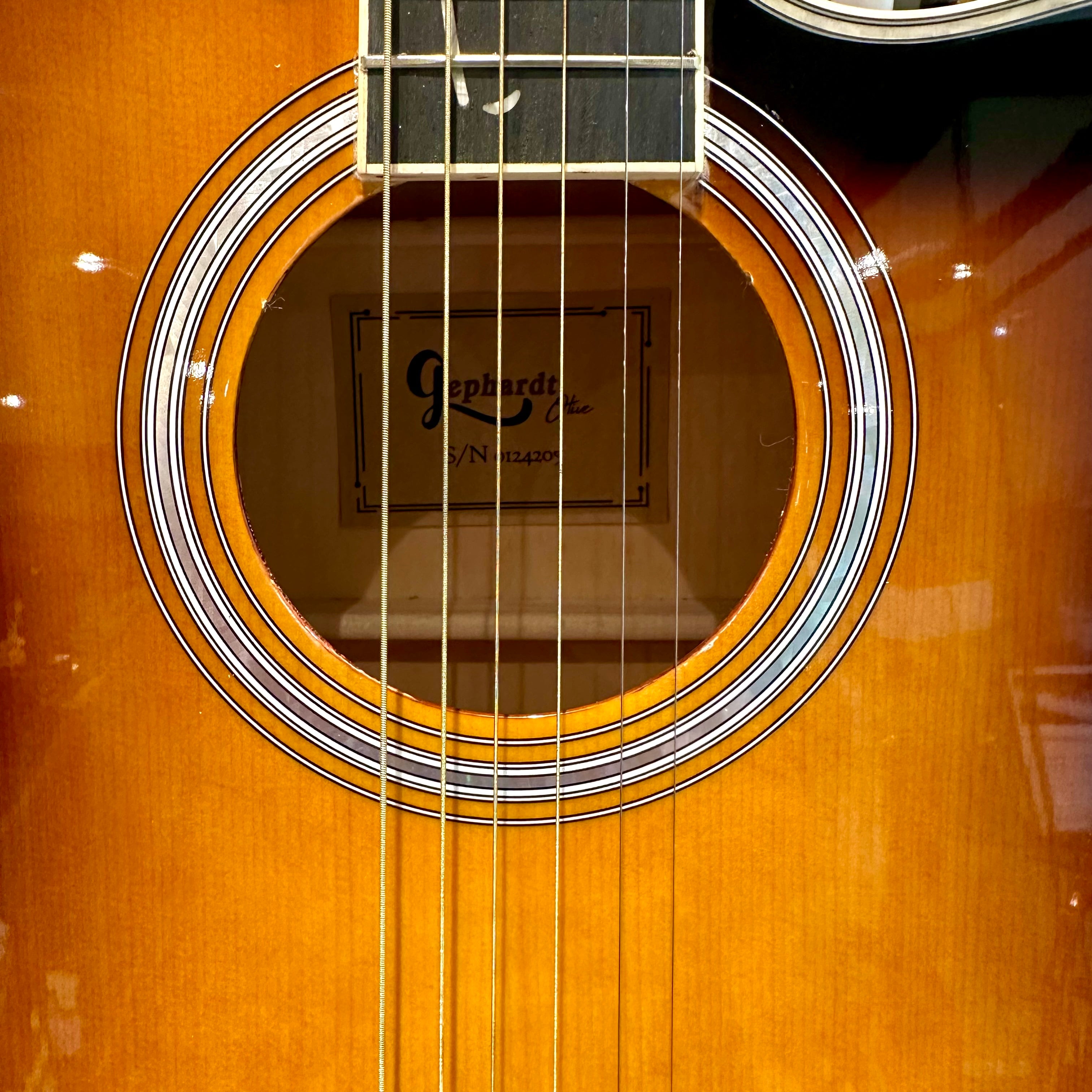 Gephardt Olive Acoustic Guitar - Sunburst