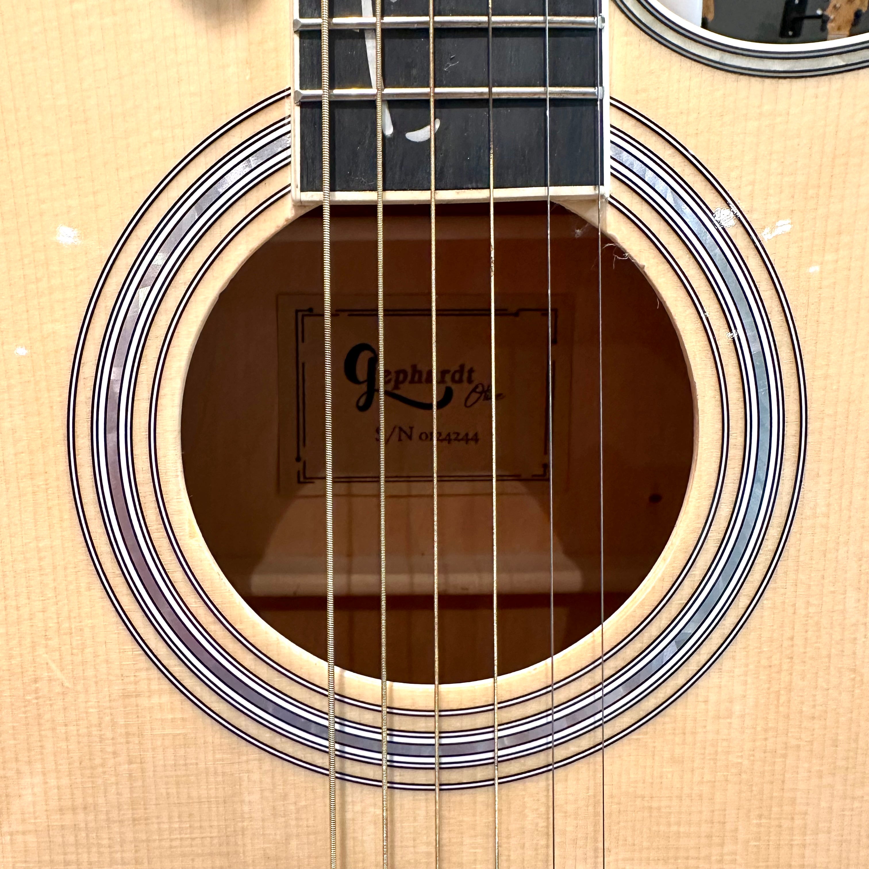 Gephardt Olive Acoustic Guitar - Blonde