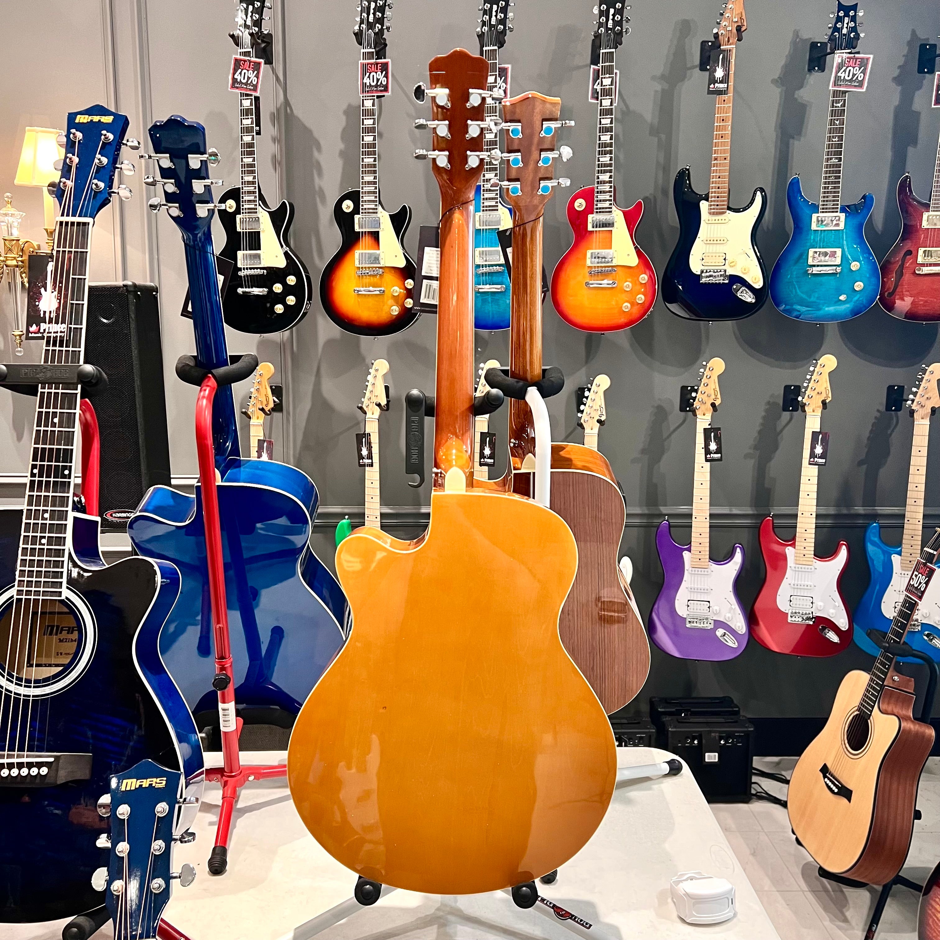 Gephardt Debut: 40” Acoustic, Sunburst