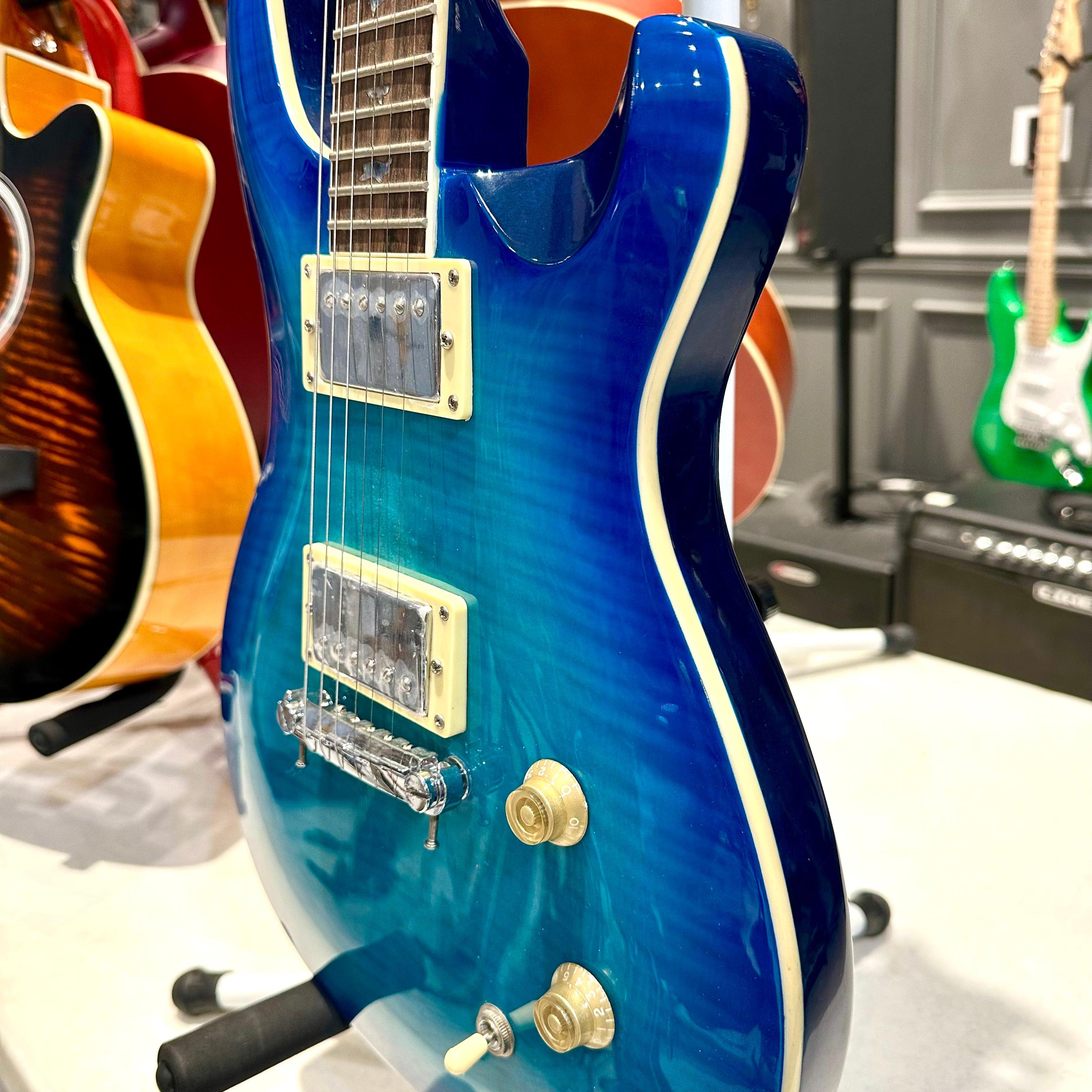 Mars Guitars: Firebird - Solid body,  Blue Bird