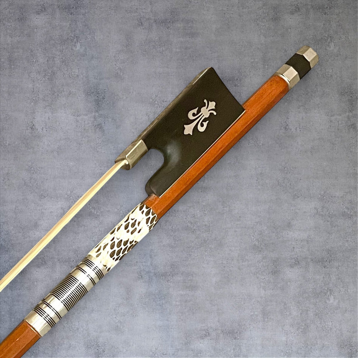 Opal Intermediate Violin Bow - Octagonal, 4/4