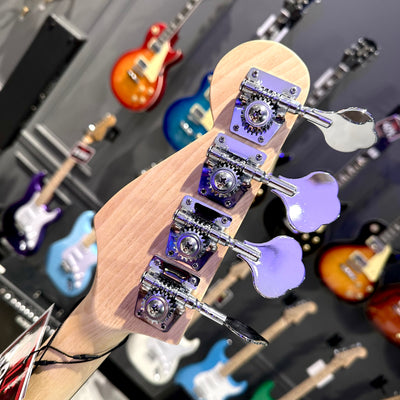 Gephardt Array: Bass Guitar - PearlWhite