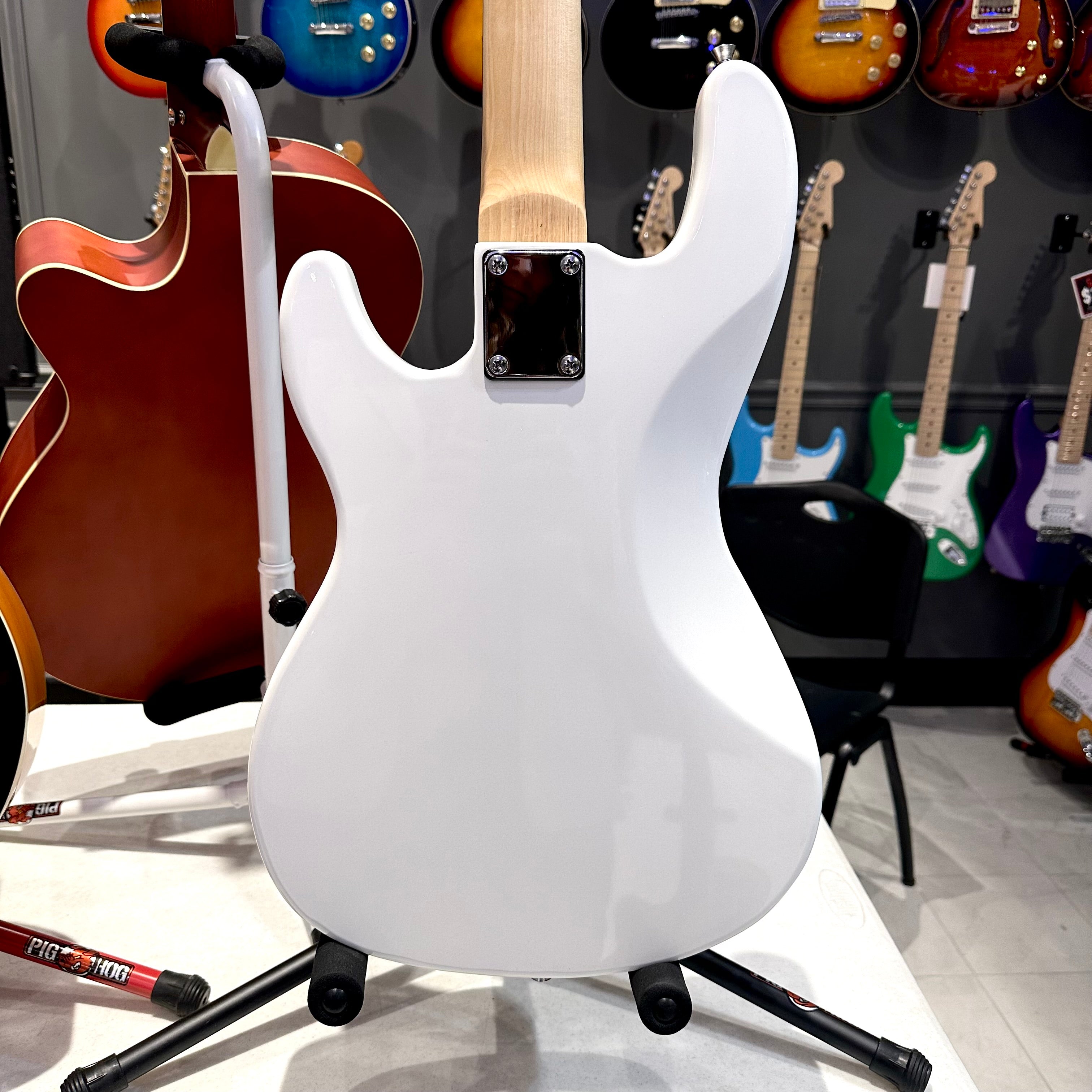 Gephardt Array: Bass Guitar - White