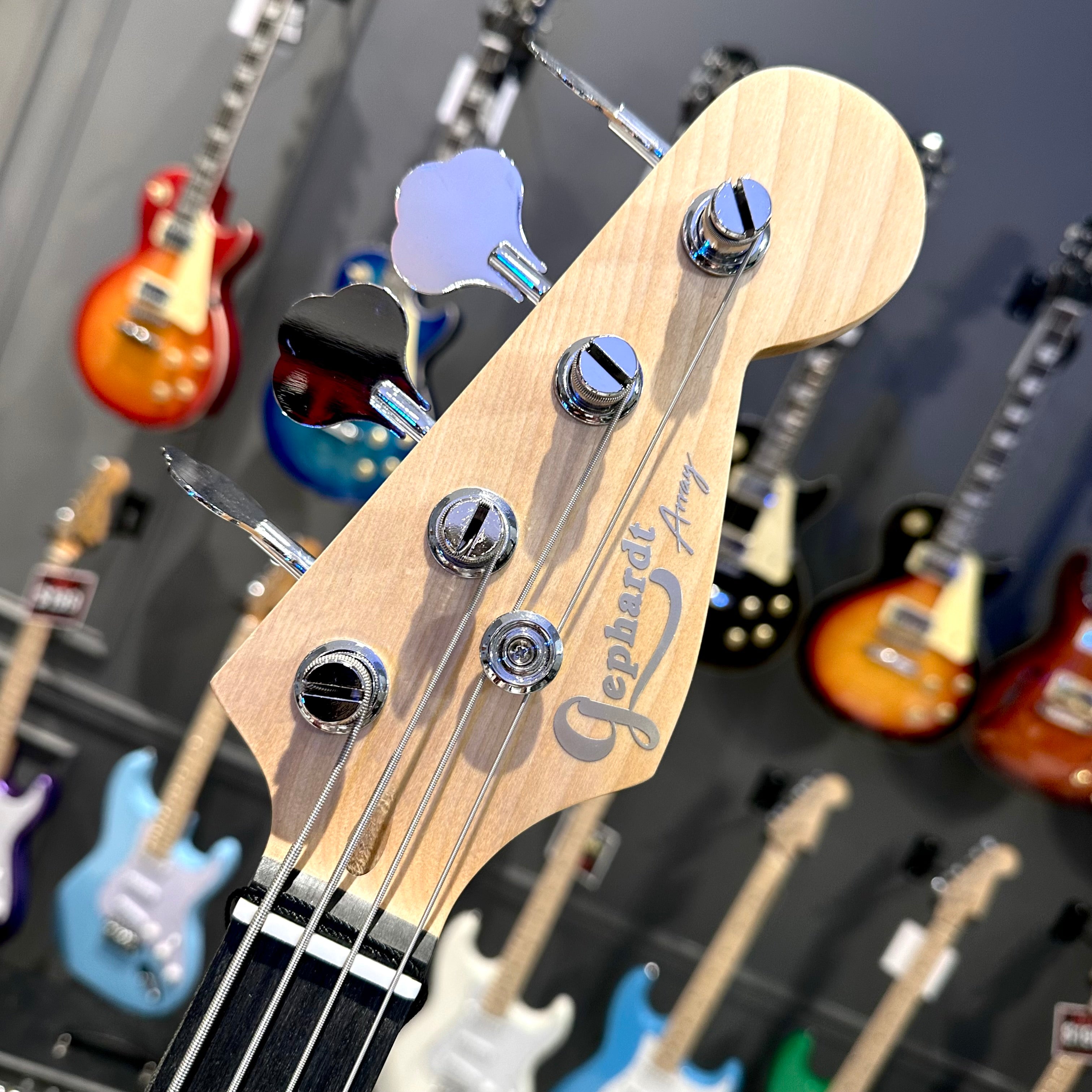 Gephardt Array: Bass Guitar - White