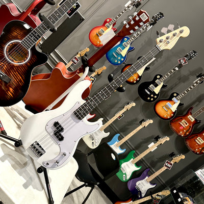 Gephardt Array: Bass Guitar - PearlWhite