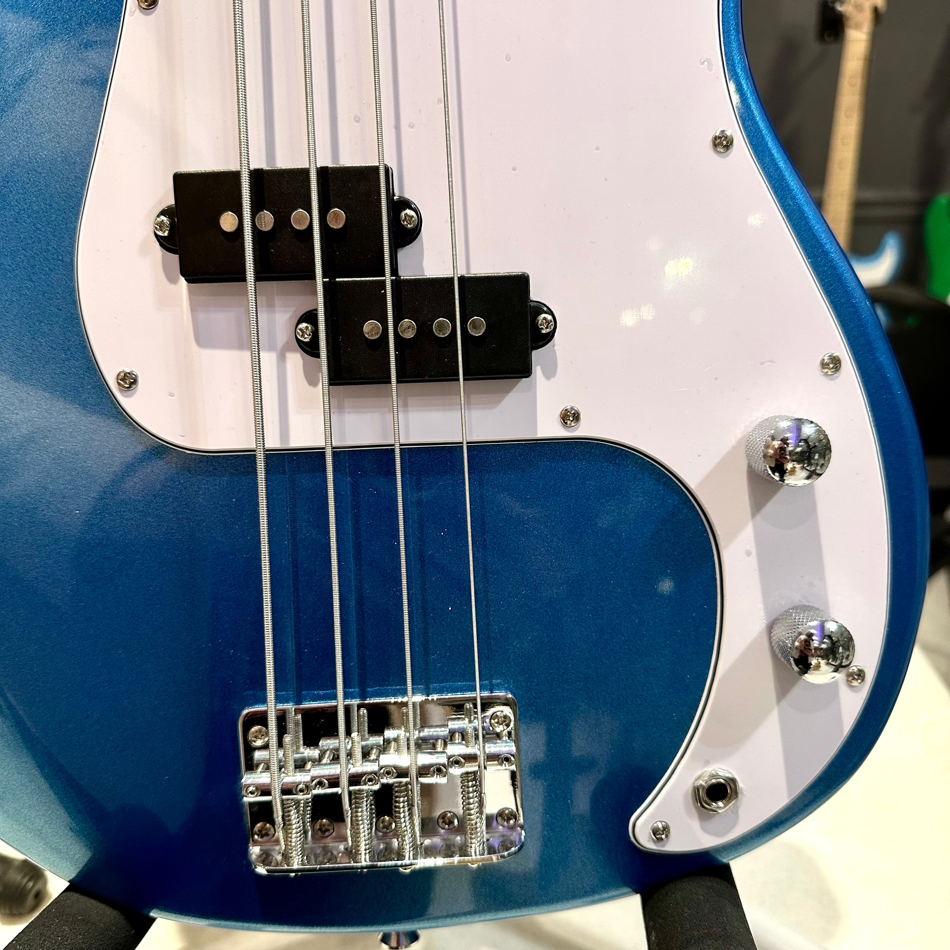 Gephardt Array: Bass Guitar - Blue Metallic
