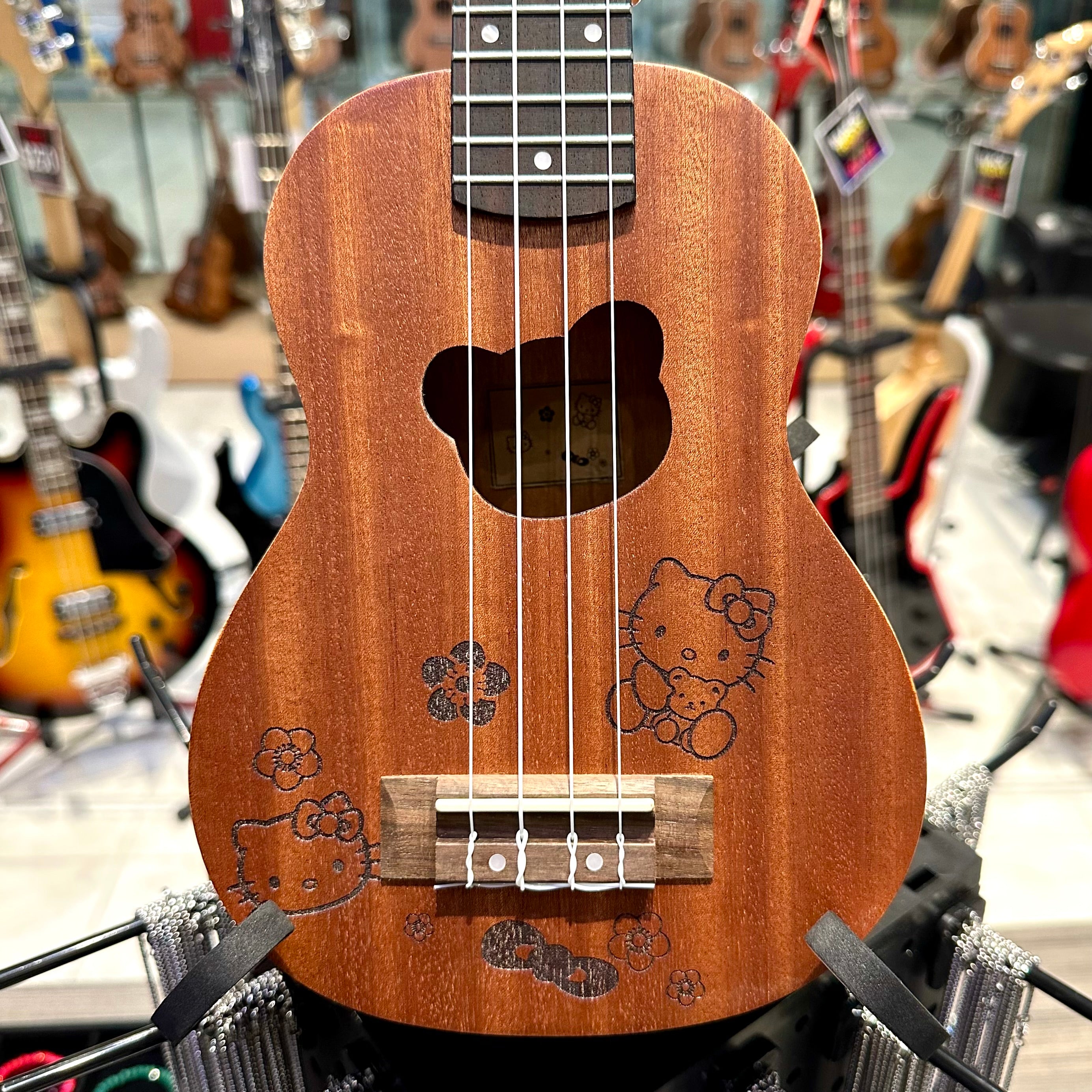 AKUA Aloha: 21" Soprano Ukulele - Hello Kitty