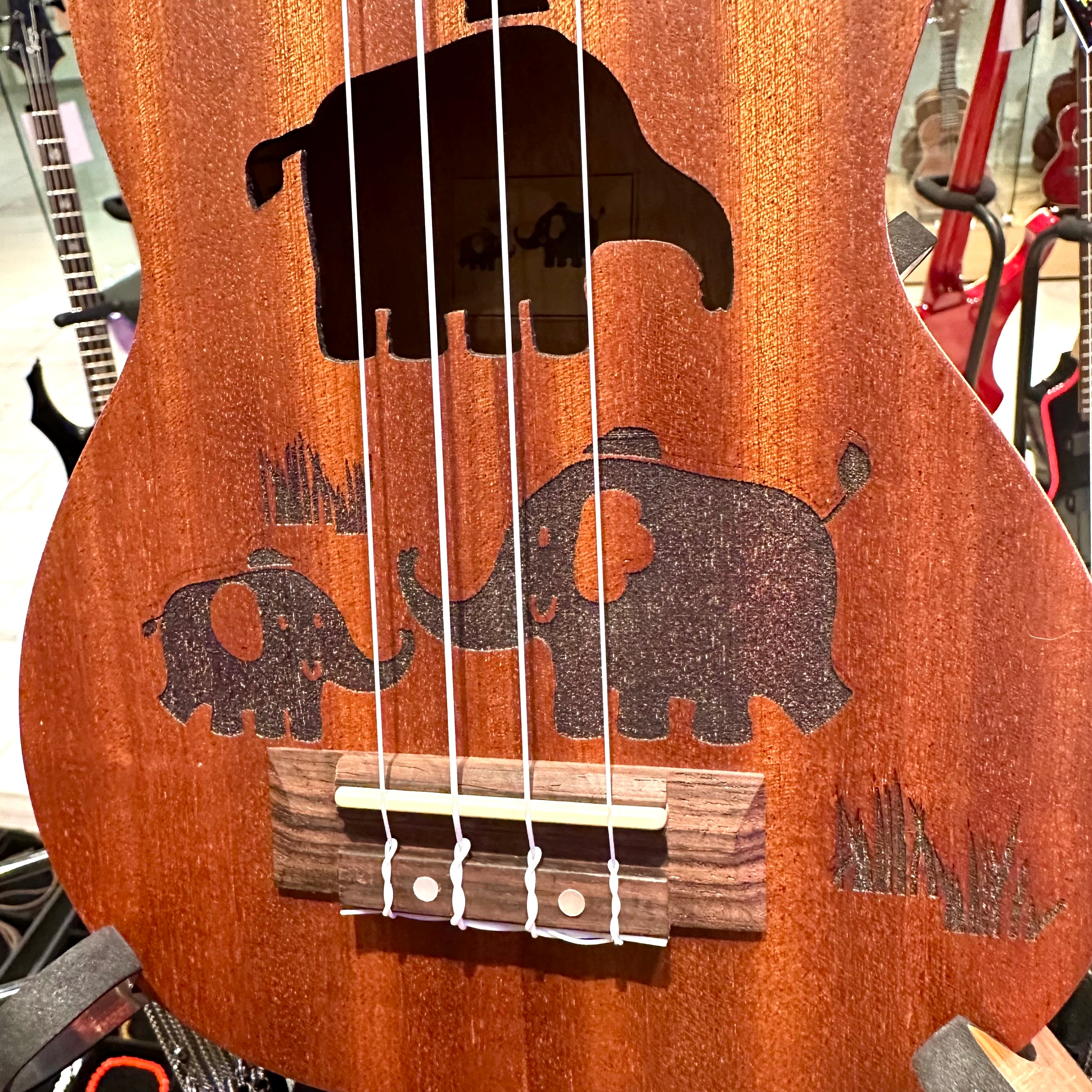 AKUA Aloha: 21" Soprano Ukulele - Elephant