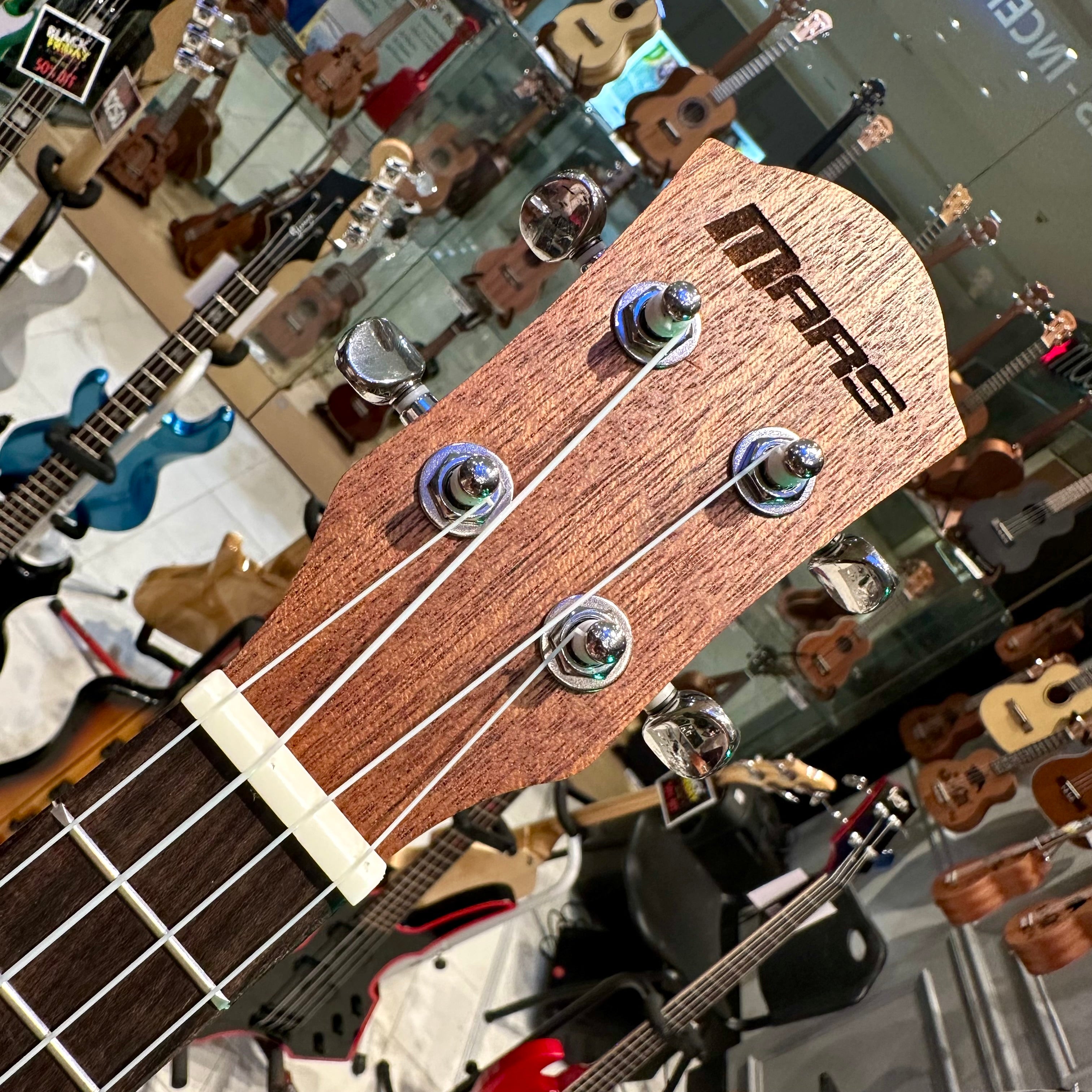 Mars m12ah26: 26” Concert Ukulele - Tan