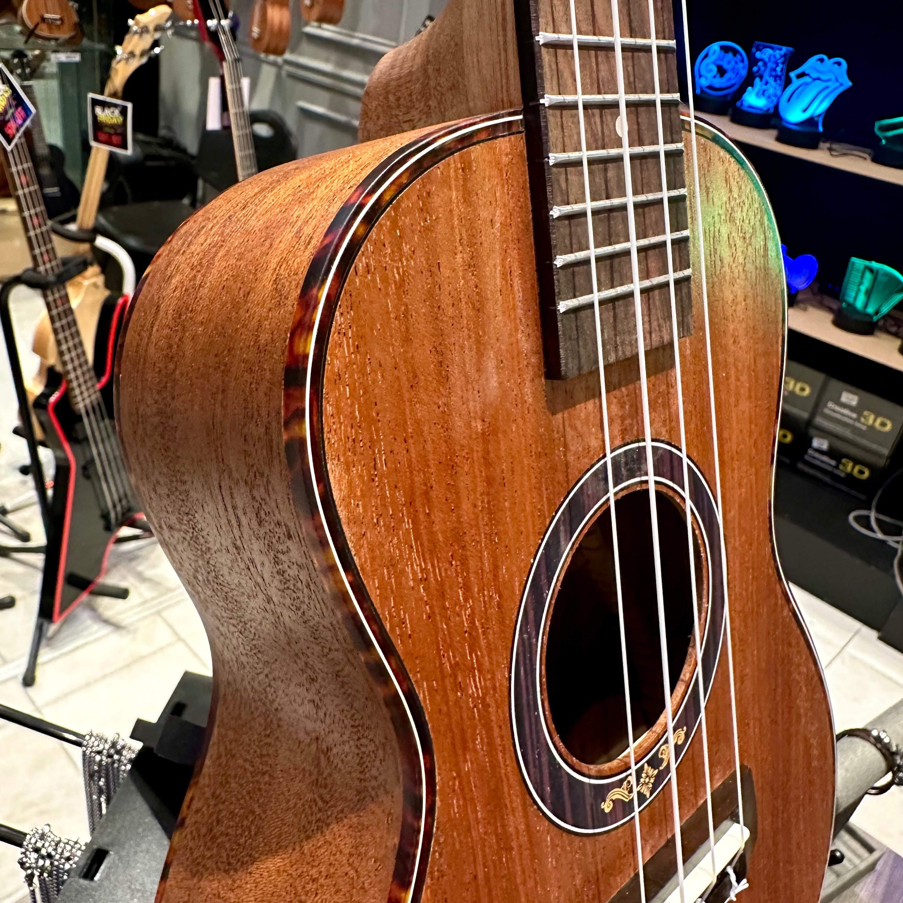Mars m12ah26: 26” Concert Ukulele - Tan