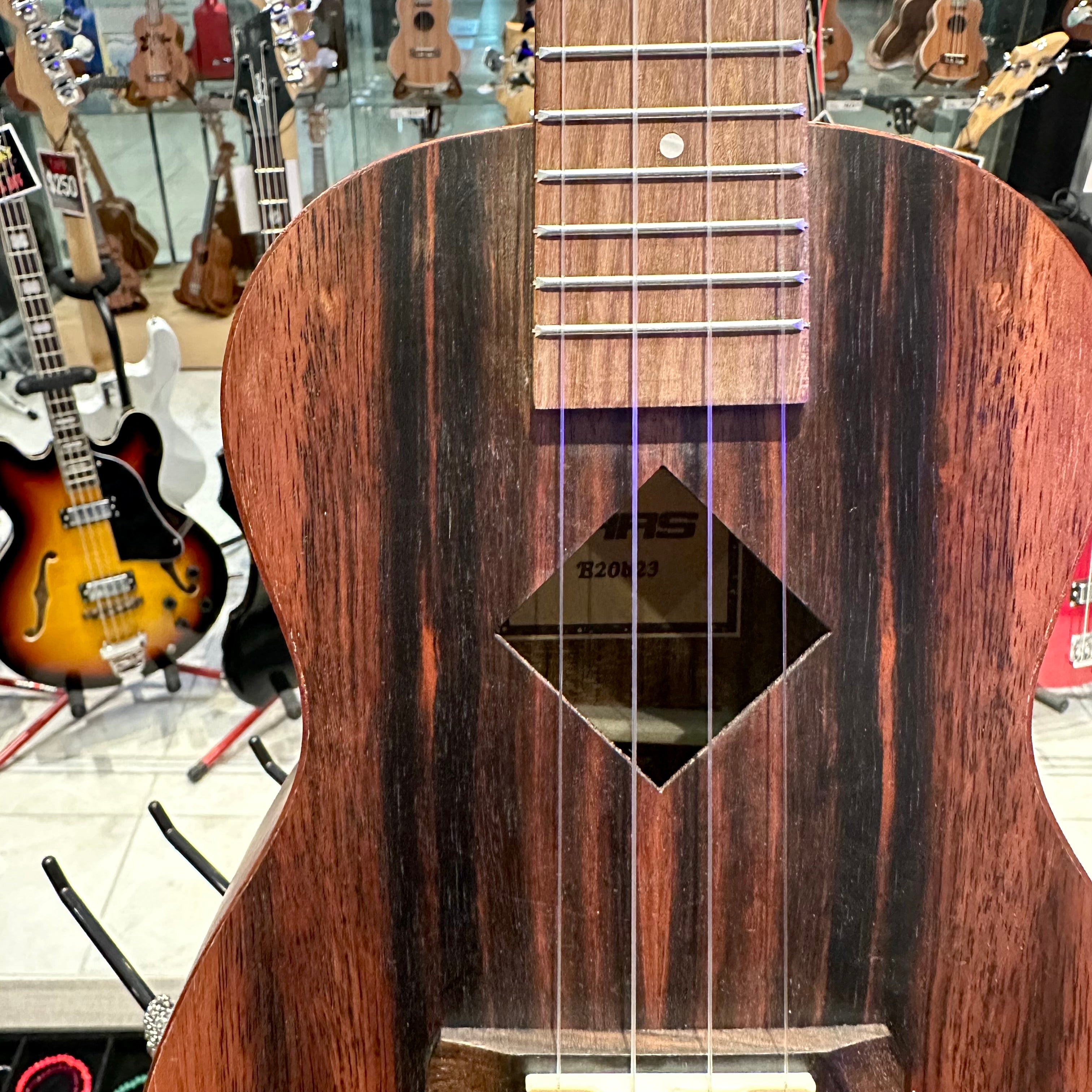 Mars m20b23: 23” Concert Ukulele - Ebony
